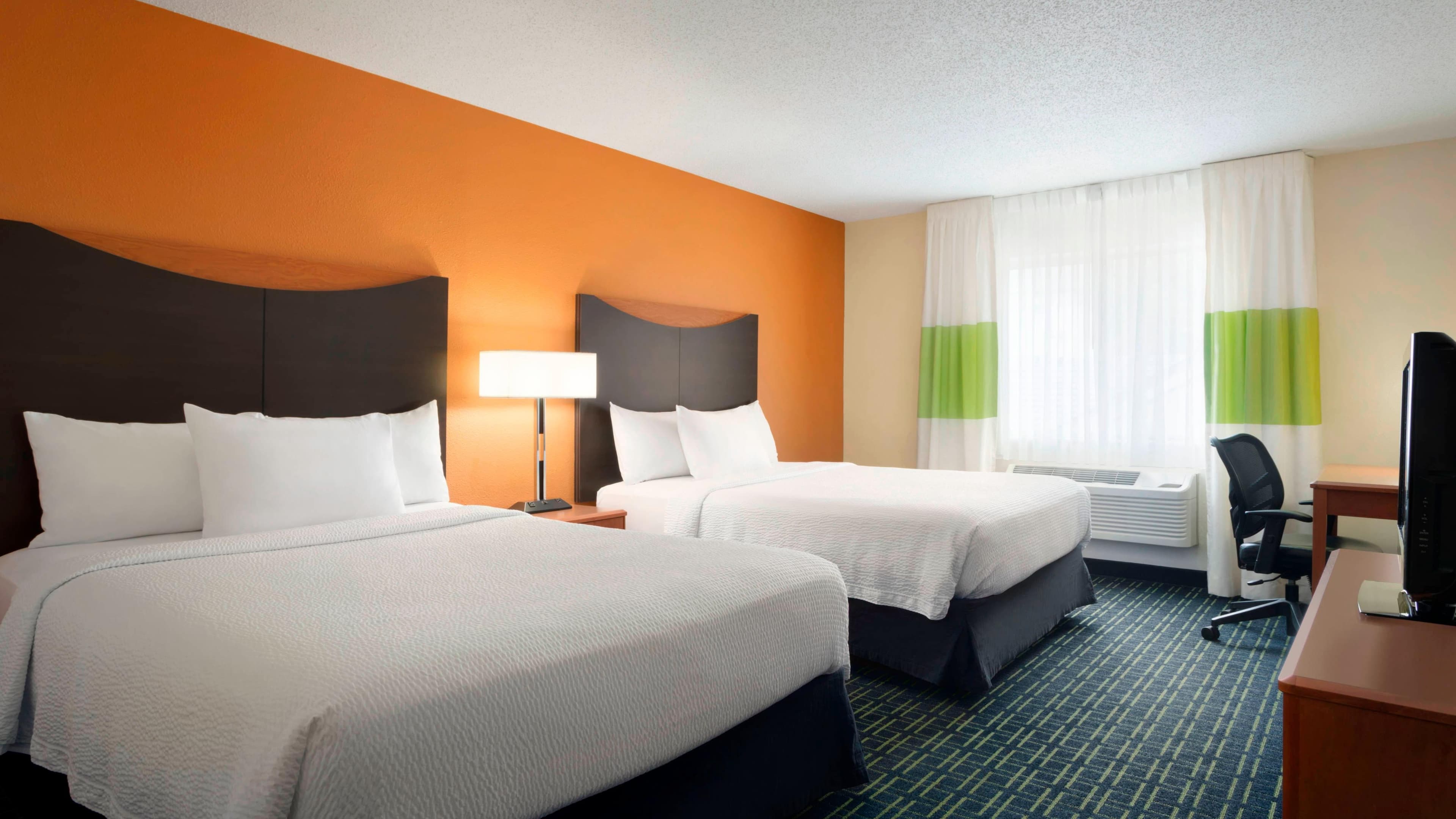 Fairfield Inn & Suites Champaign — 8