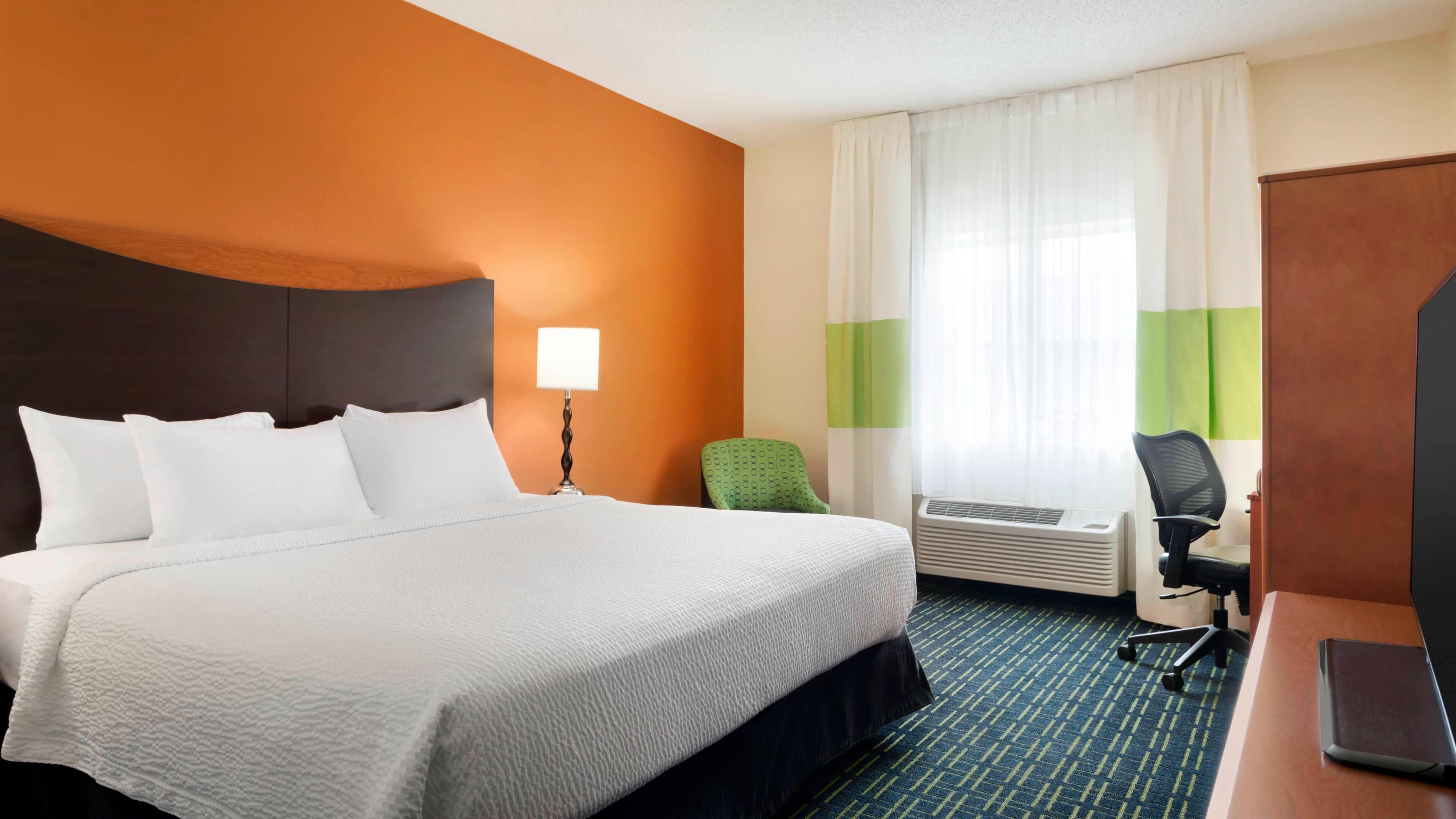 Fairfield Inn & Suites Champaign - Image 2