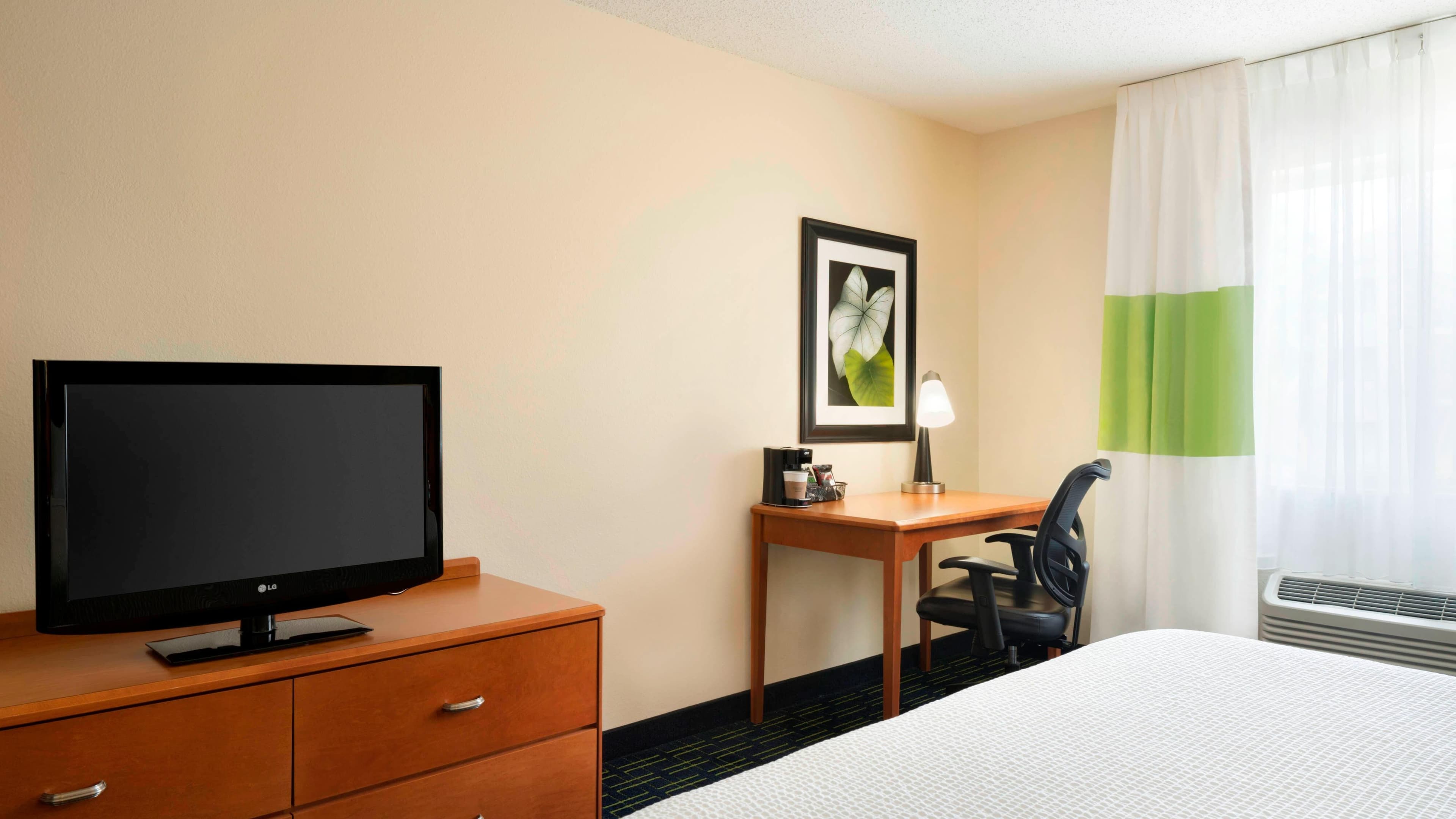 Fairfield Inn & Suites Champaign - Image 3