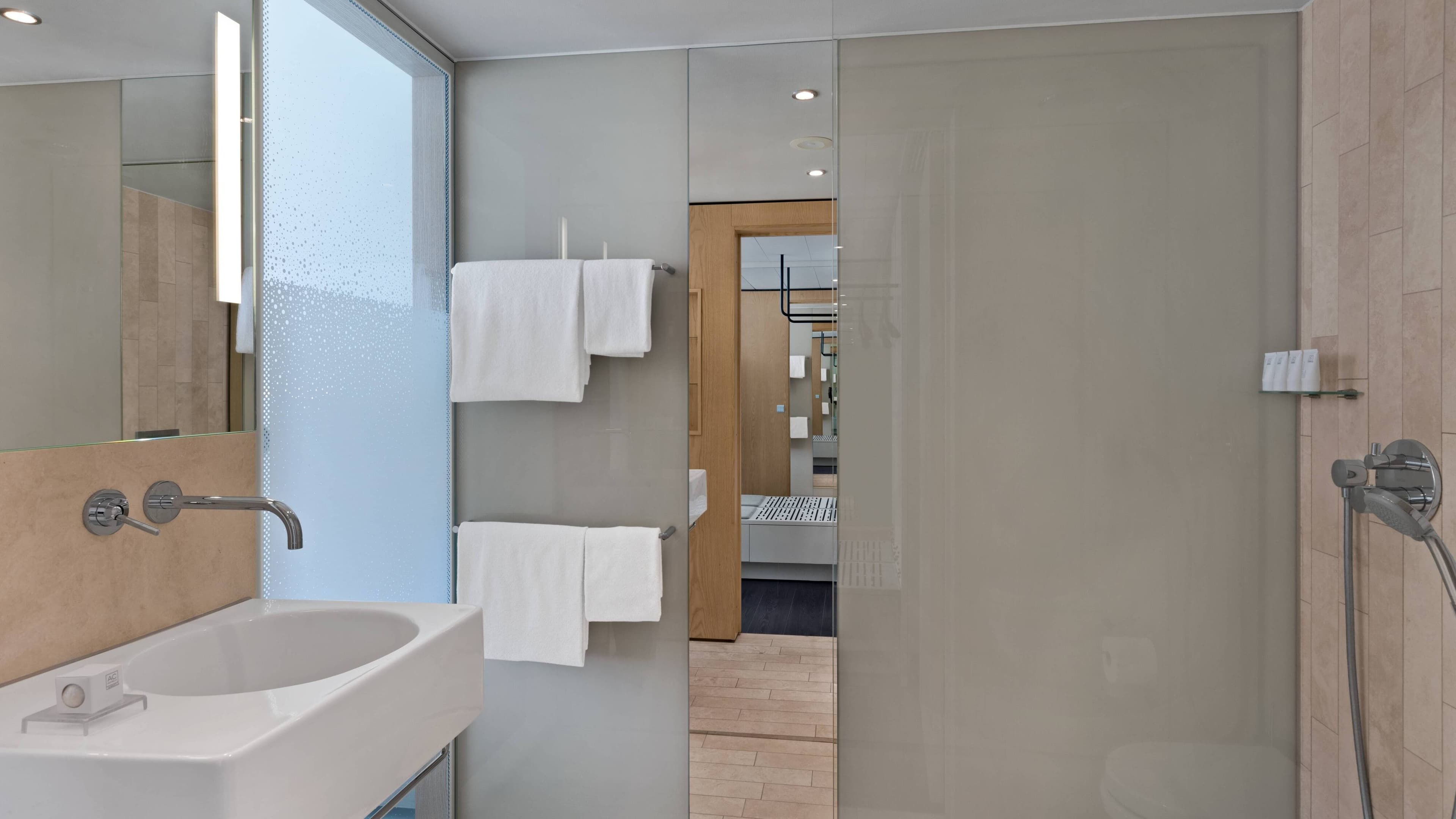 Larger Guest room - Image 5