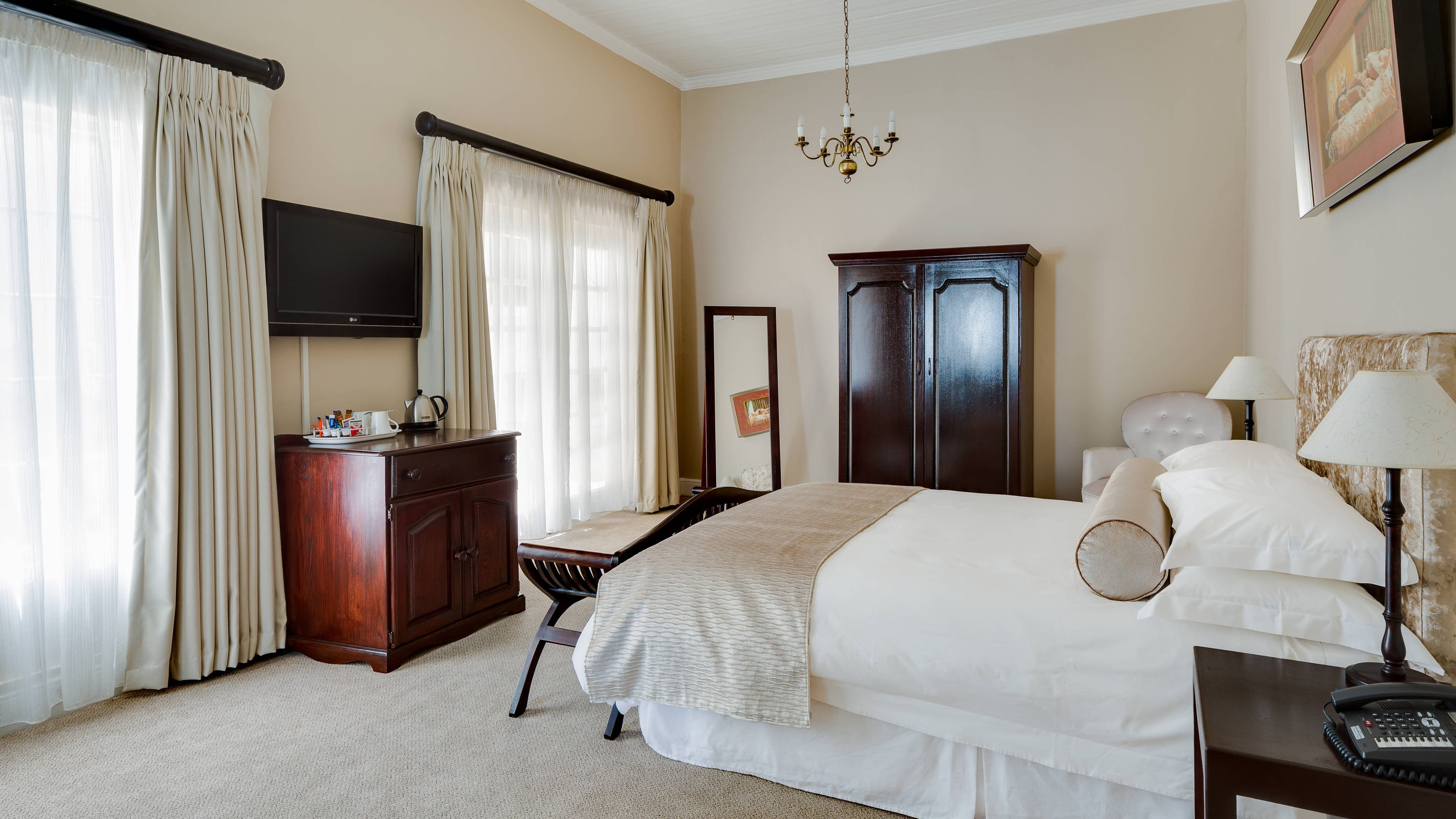 Protea Hotel Dorpshuis & Spa Stellenbosch - Image 4