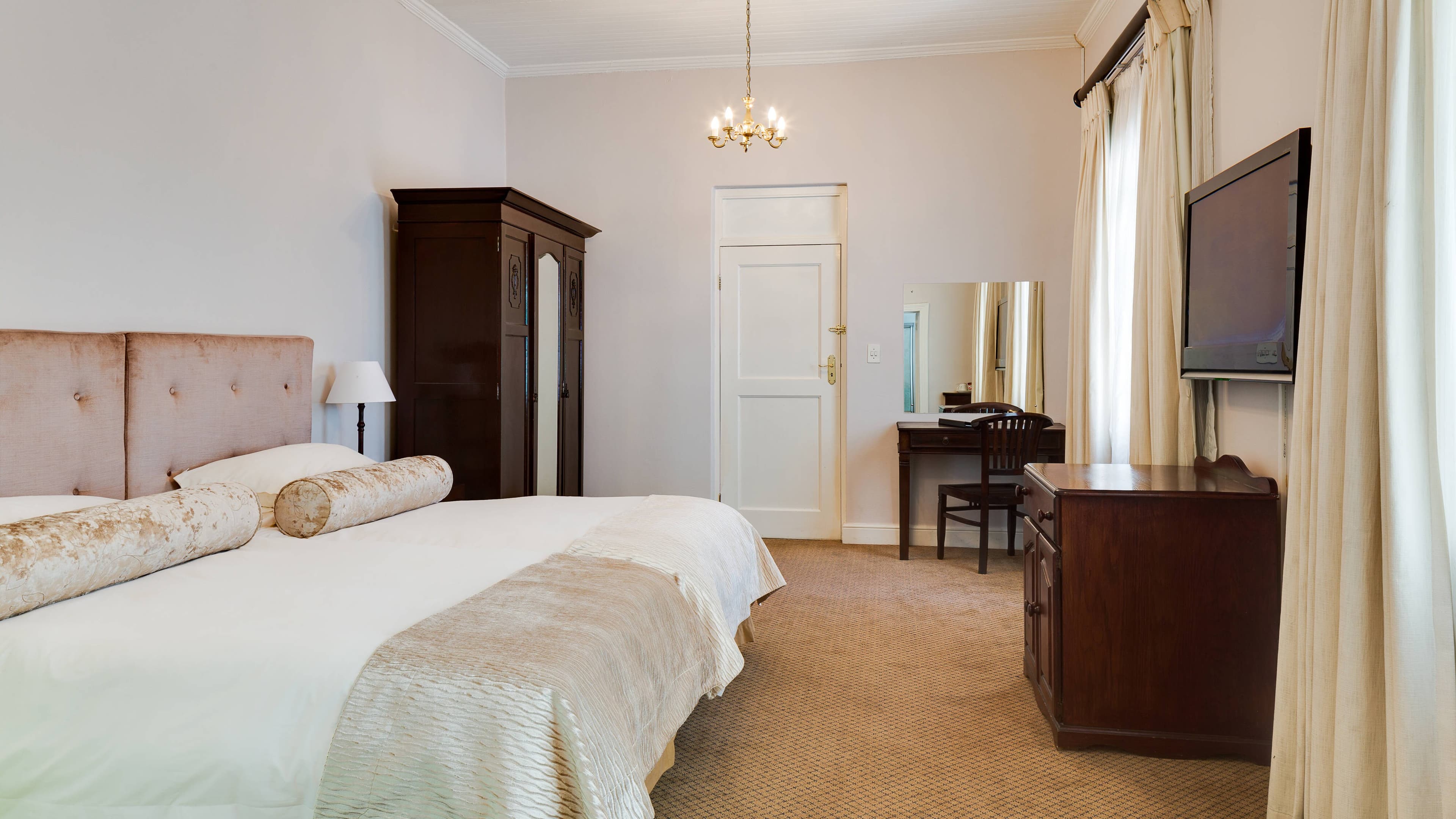 Protea Hotel Dorpshuis & Spa Stellenbosch - Image 3