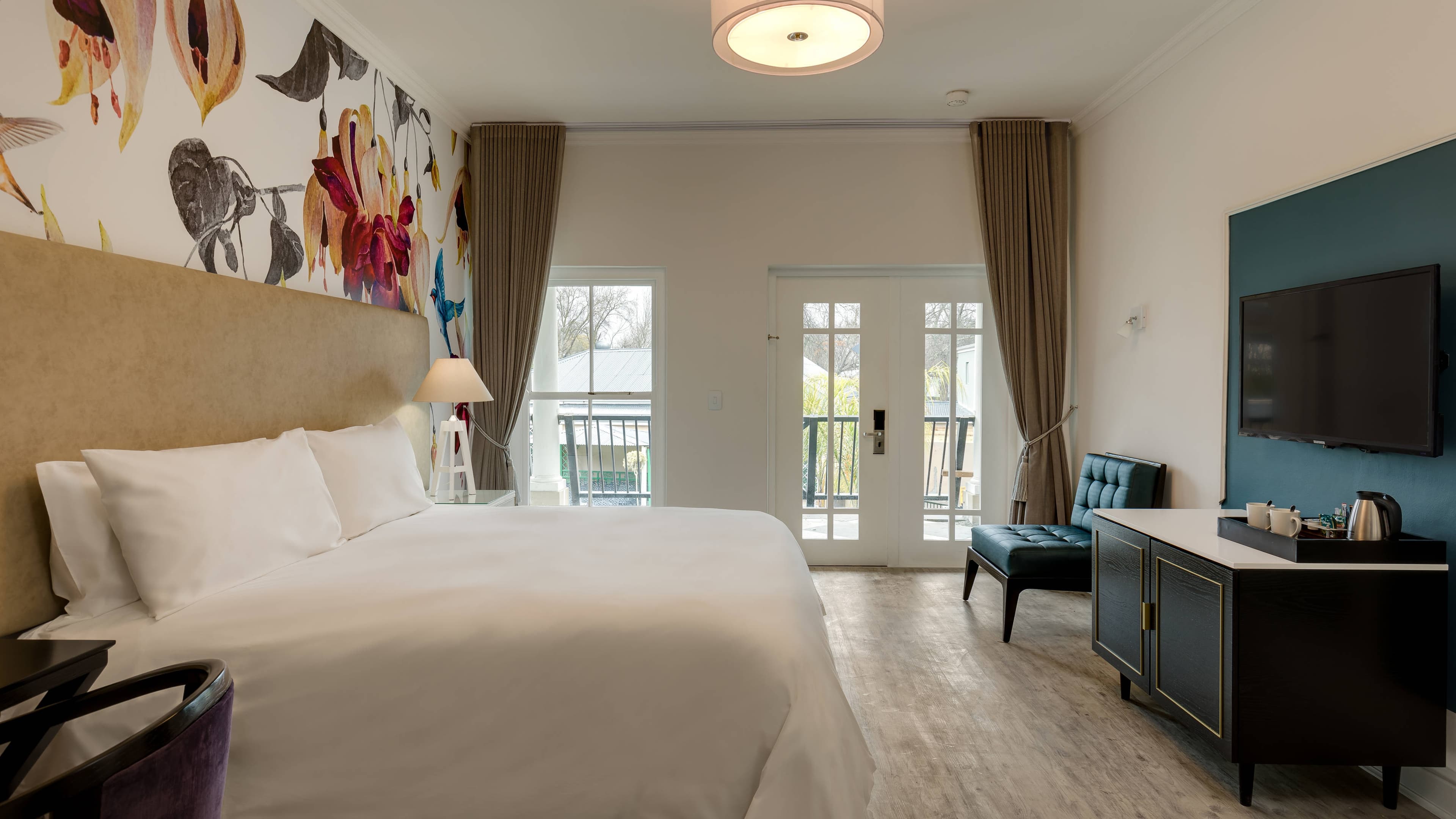 Deluxe Guest room - Image 6
