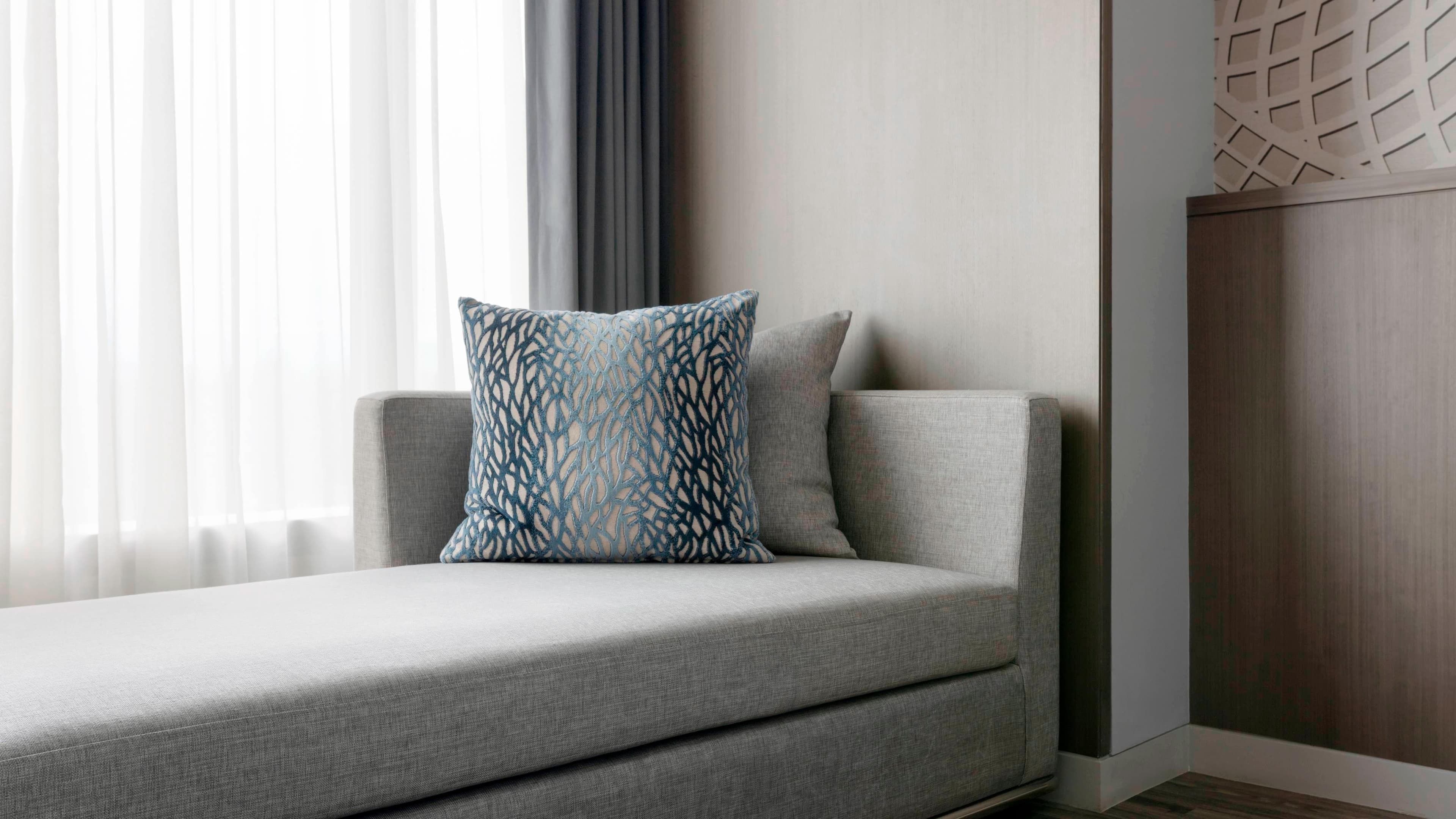Club Deluxe Room - Image 3