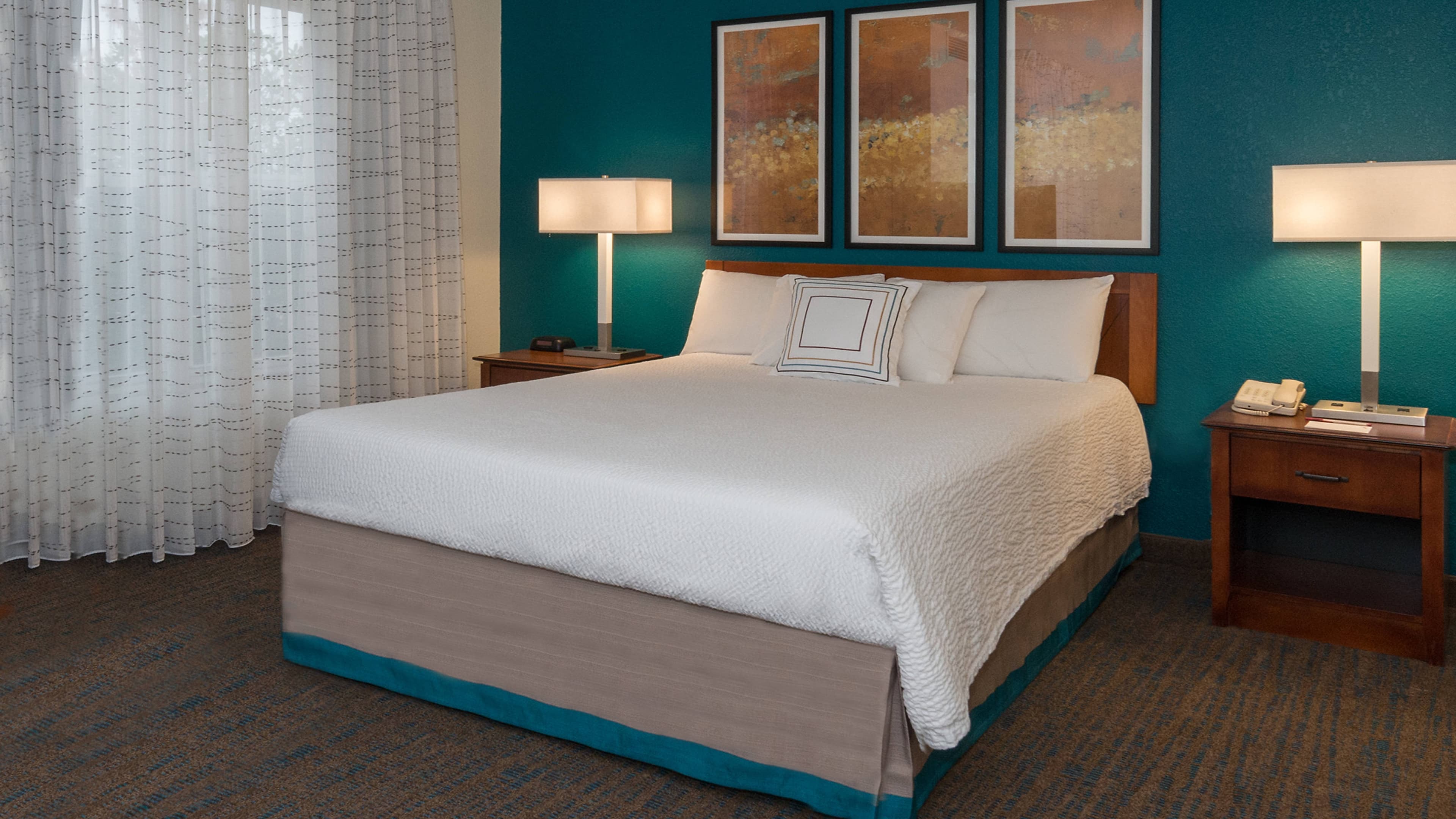 Queen one bedroom - Image 12