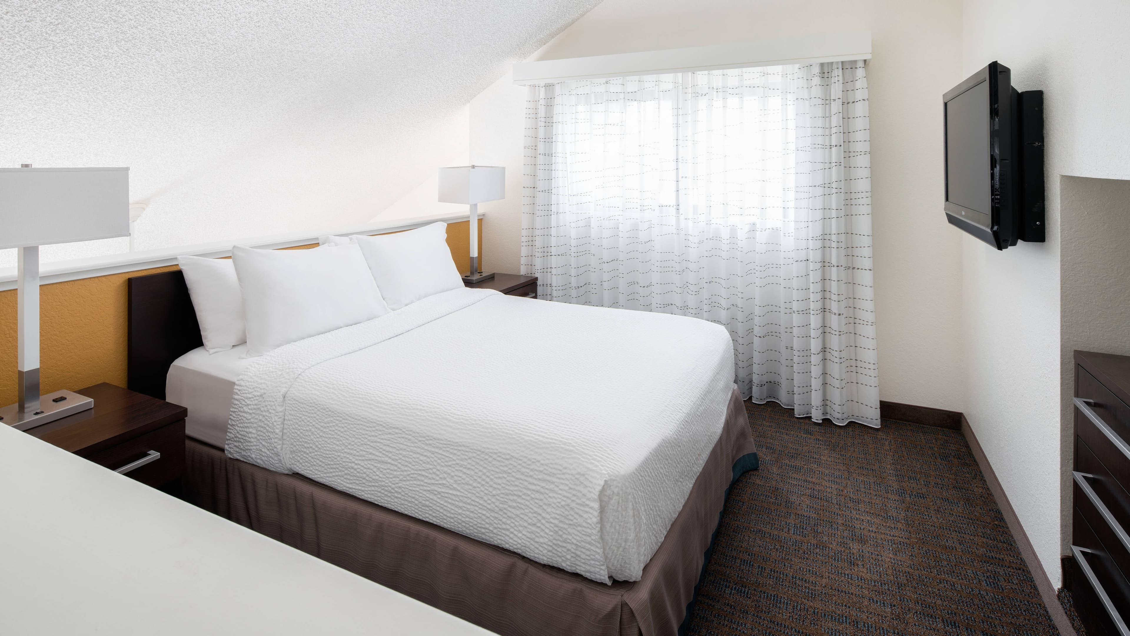 Residence Inn Costa Mesa Newport Beach - Image 2