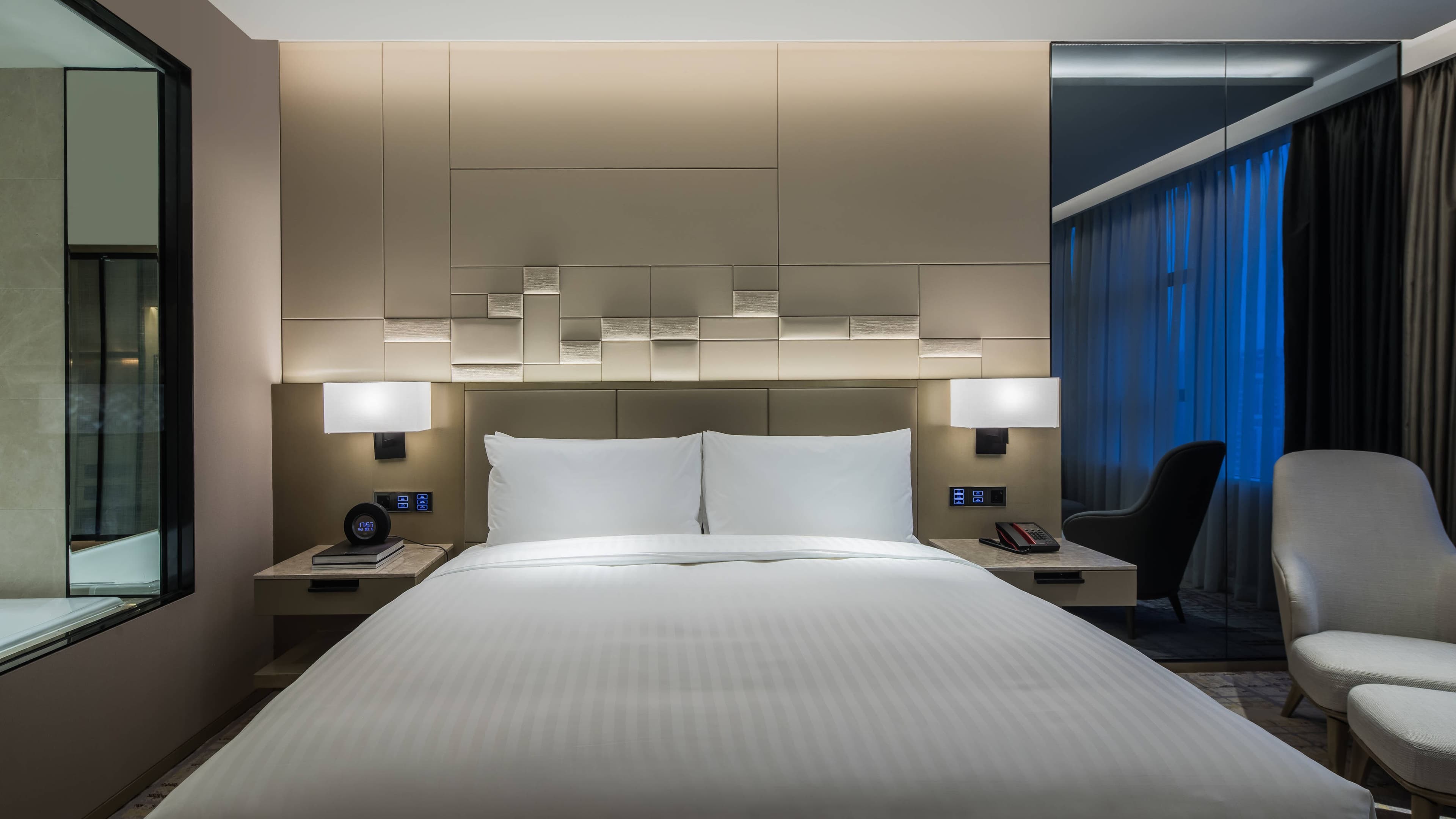 Chengdu Marriott Hotel Financial Centre - Image 2