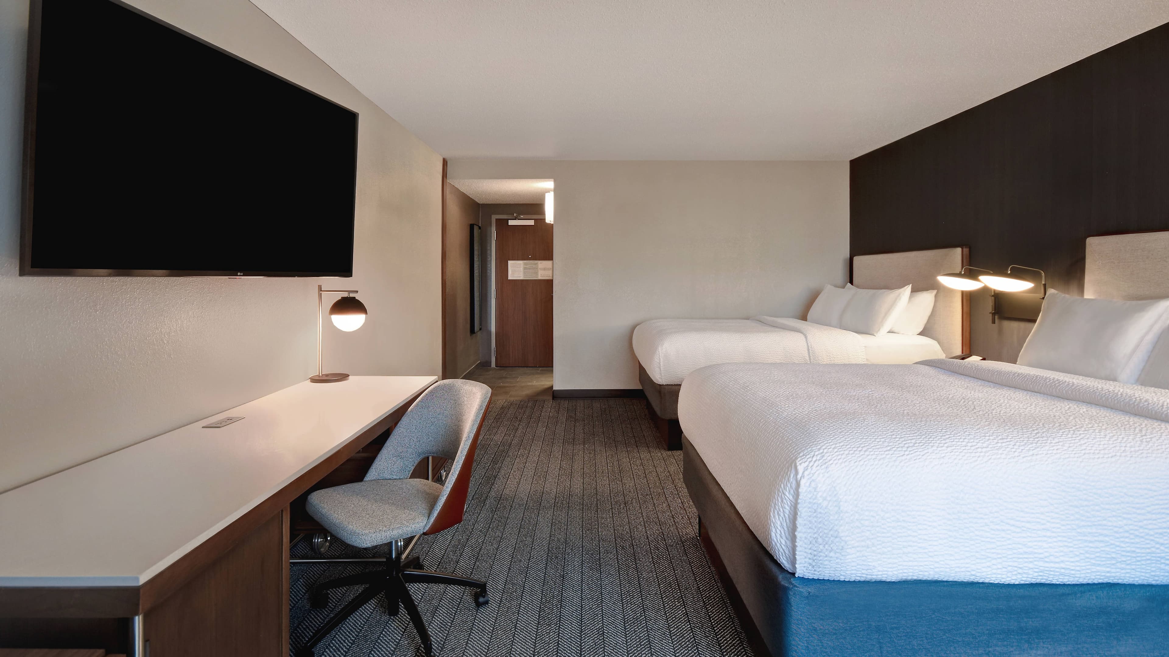 Courtyard Cincinnati Airport - Image 5