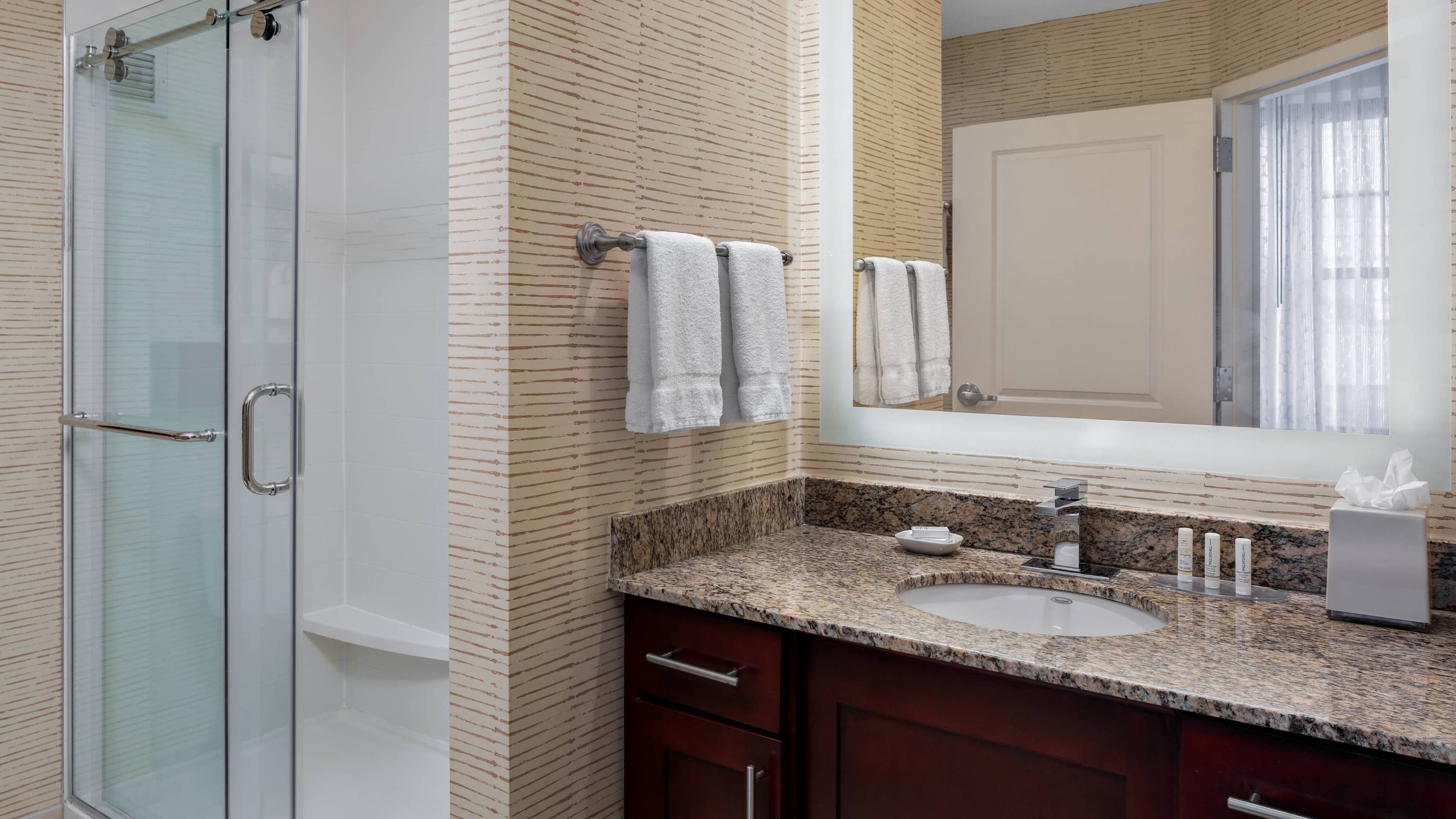1 Bedroom 2 room Suite - Image 8
