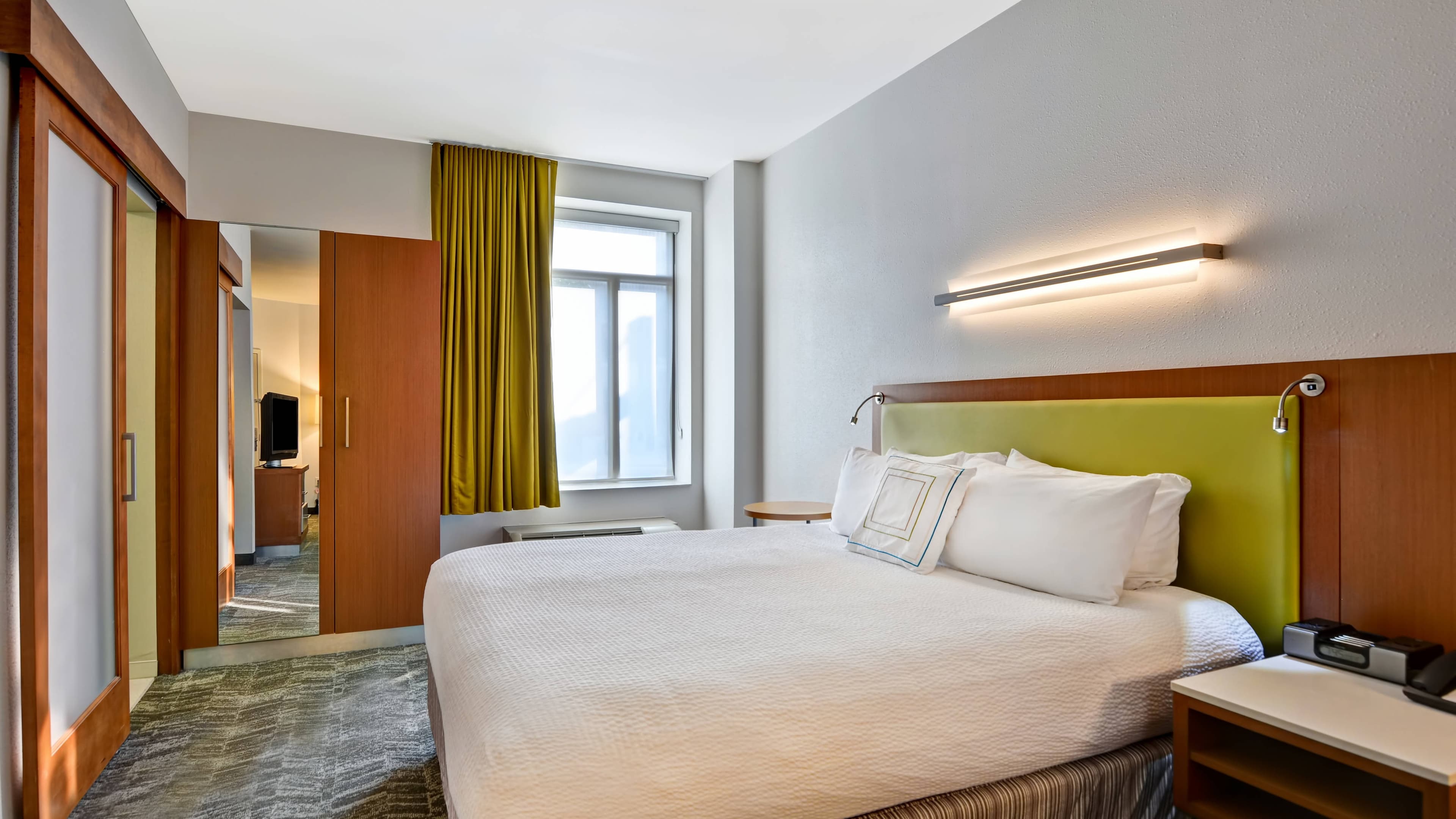 SpringHill Suites Cincinnati Midtown - Image 2