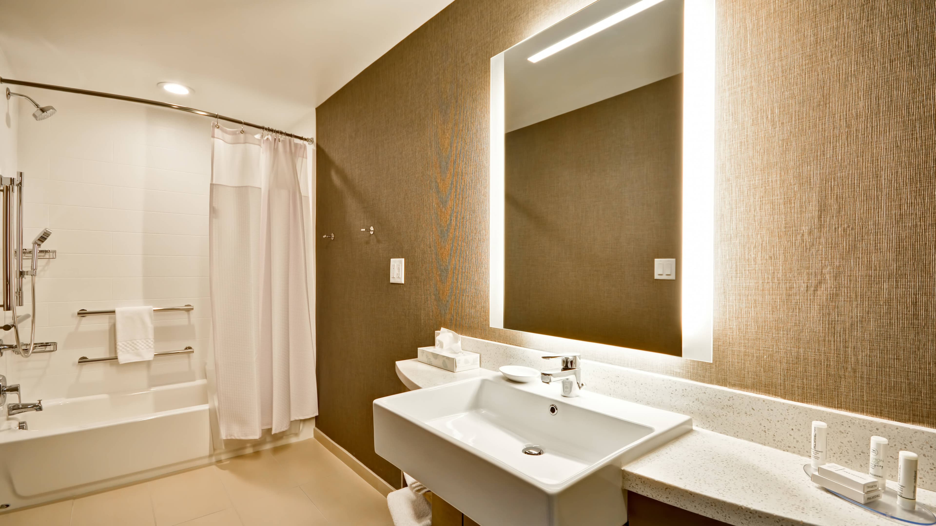SpringHill Suites Cincinnati Blue Ash — 10