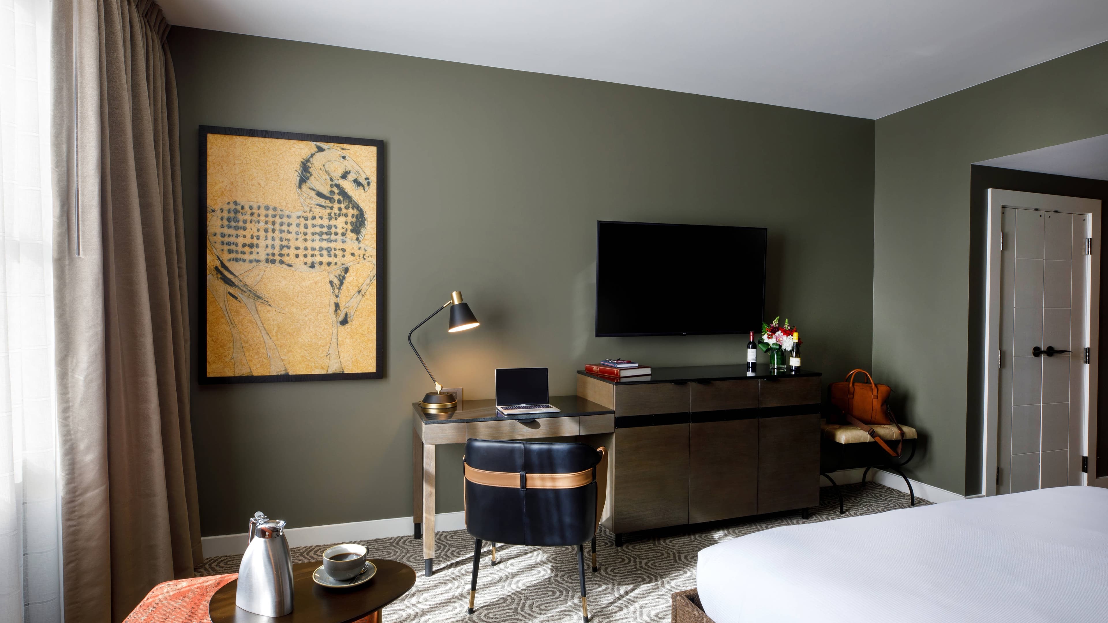Hotel Vin, Autograph Collection — 11