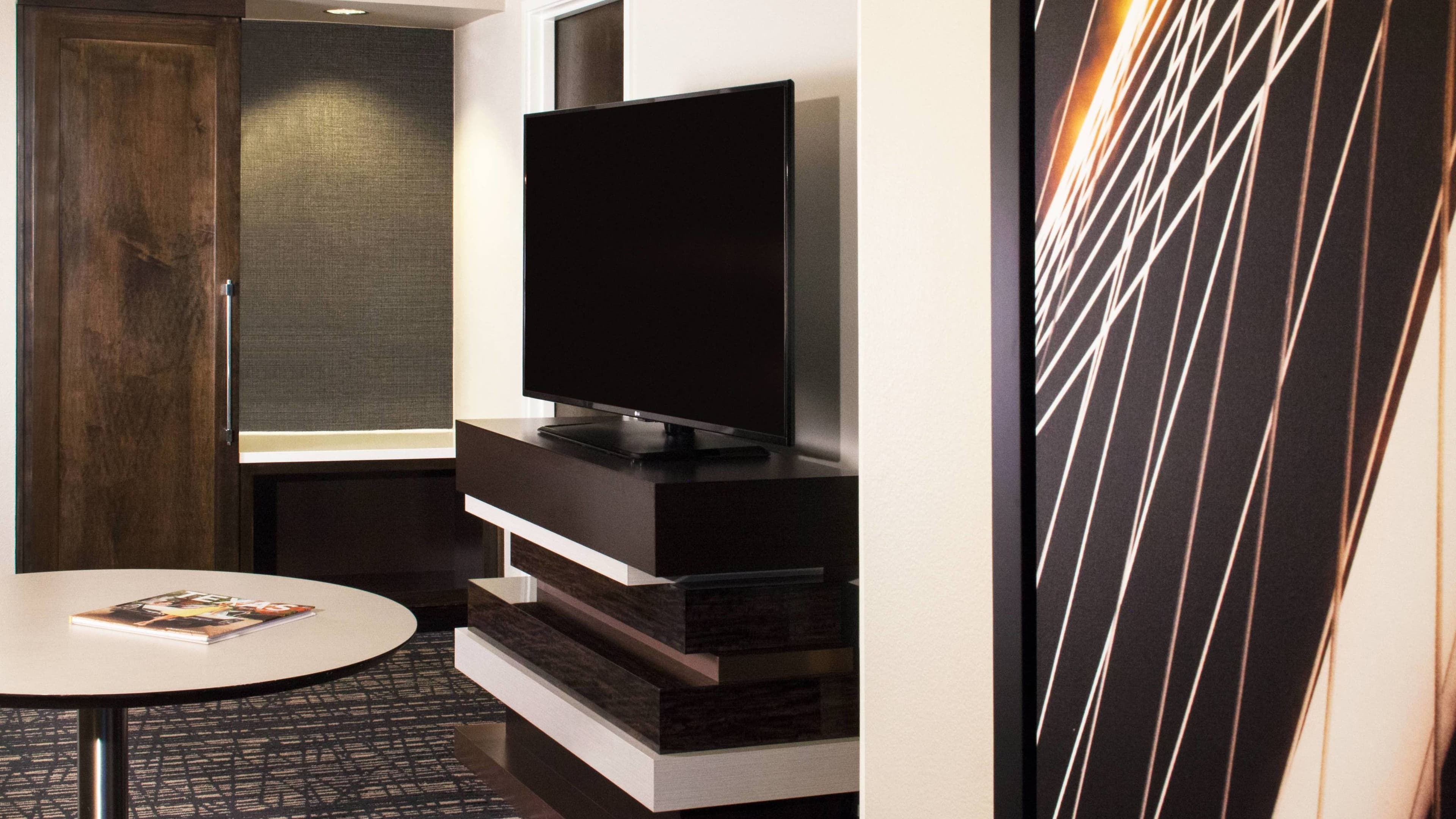 Crowne Plaza Dallas Market Ctr - Love Field — 9
