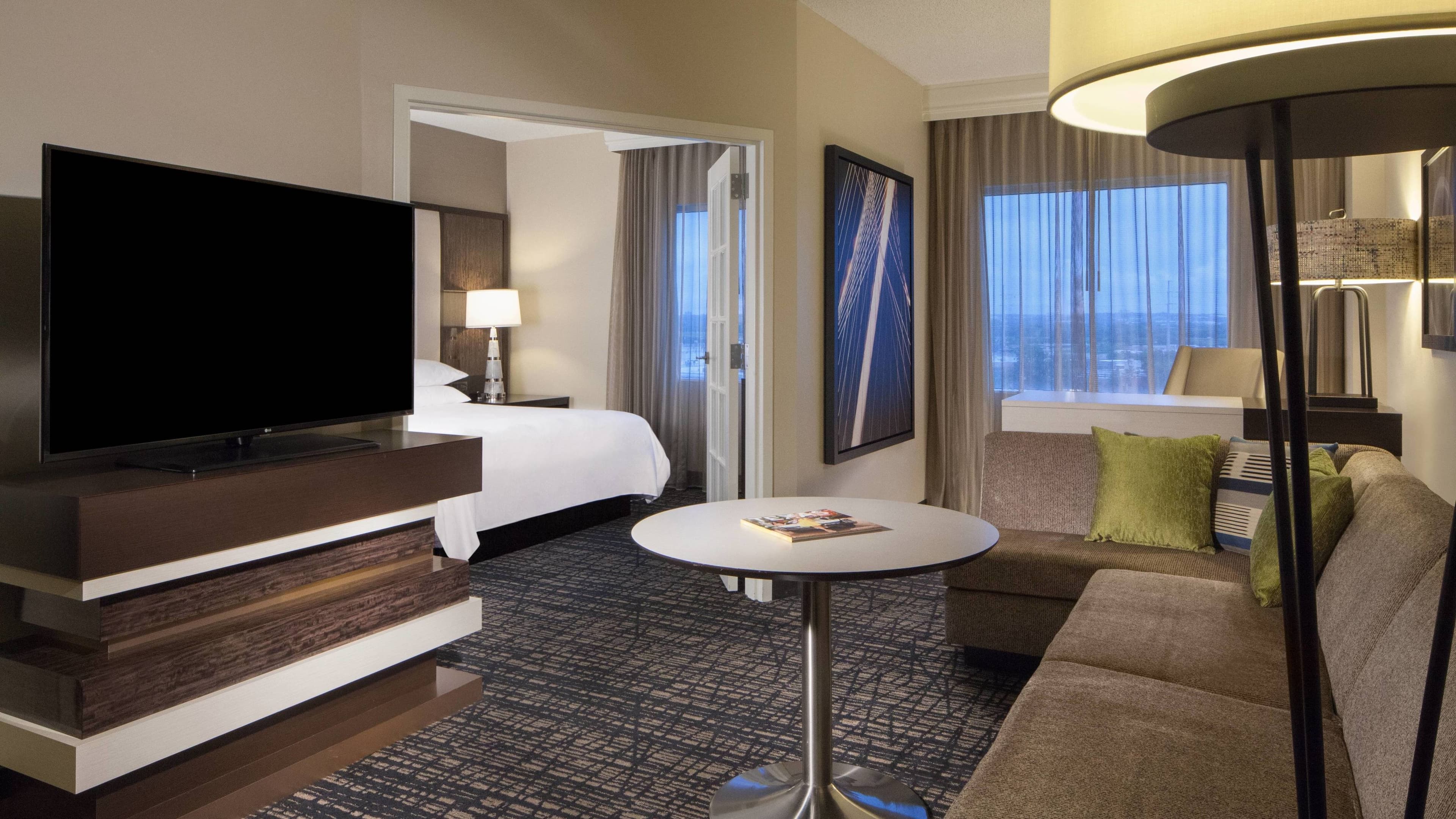 Crowne Plaza Dallas Market Ctr - Love Field — 8