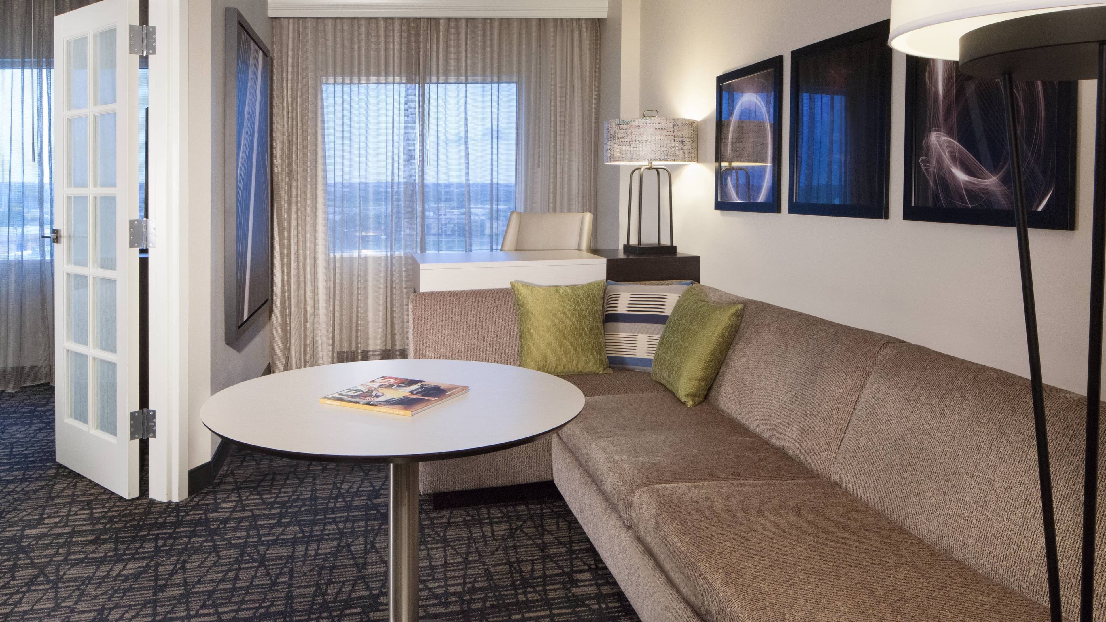 Crowne Plaza Dallas Market Ctr - Love Field — 10