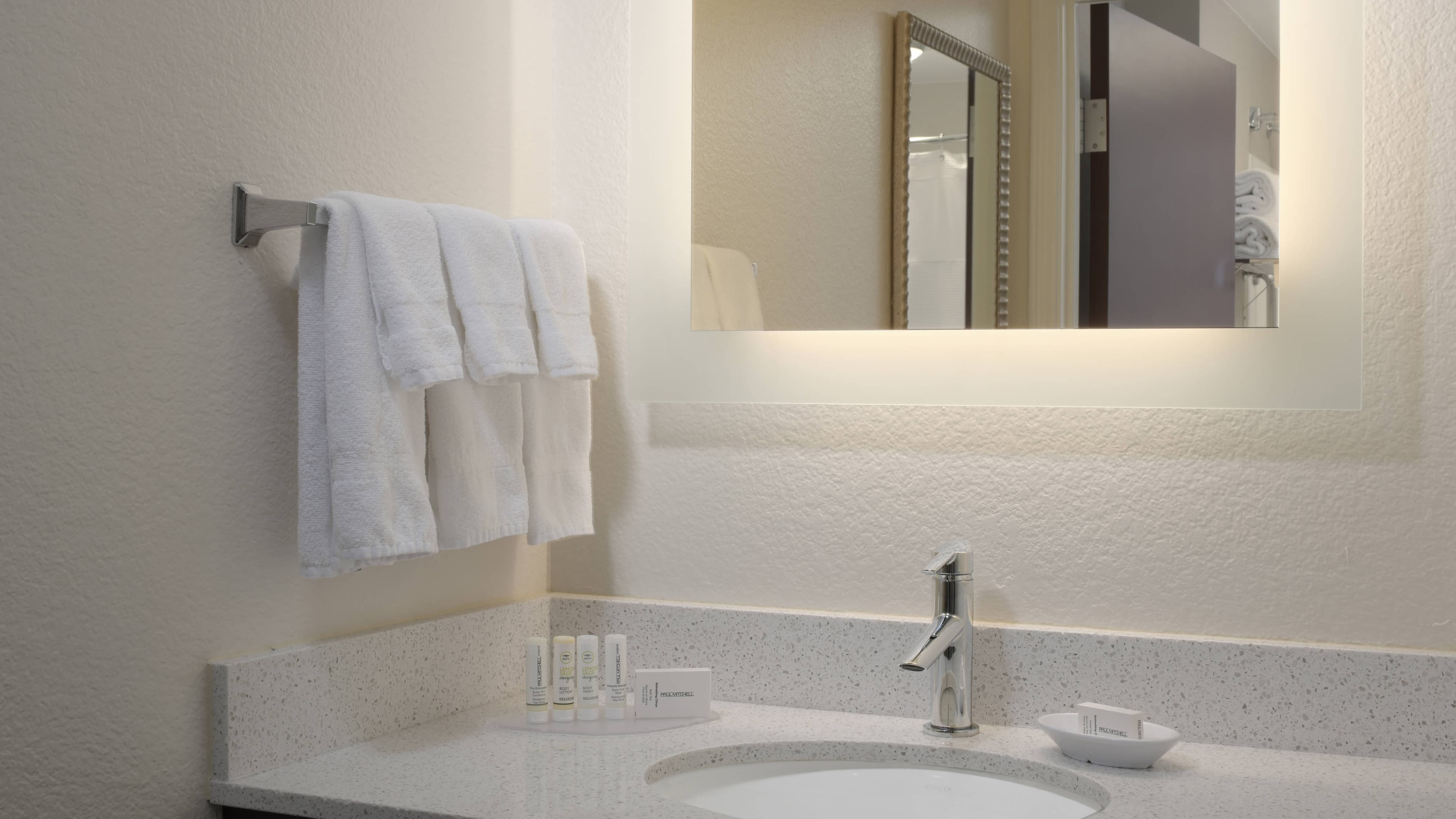 Holiday Inn Express Dallas Downtown — 10