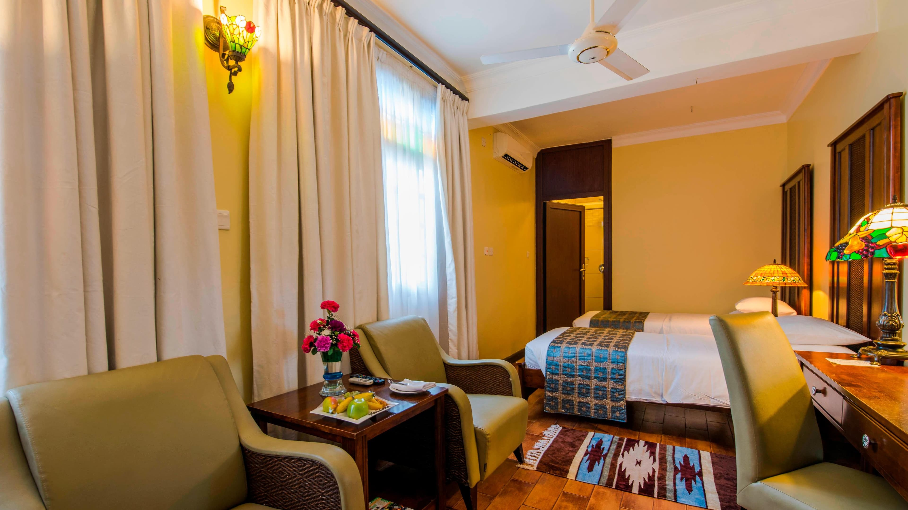 Protea Hotel Dar es Salaam Courtyard — 6
