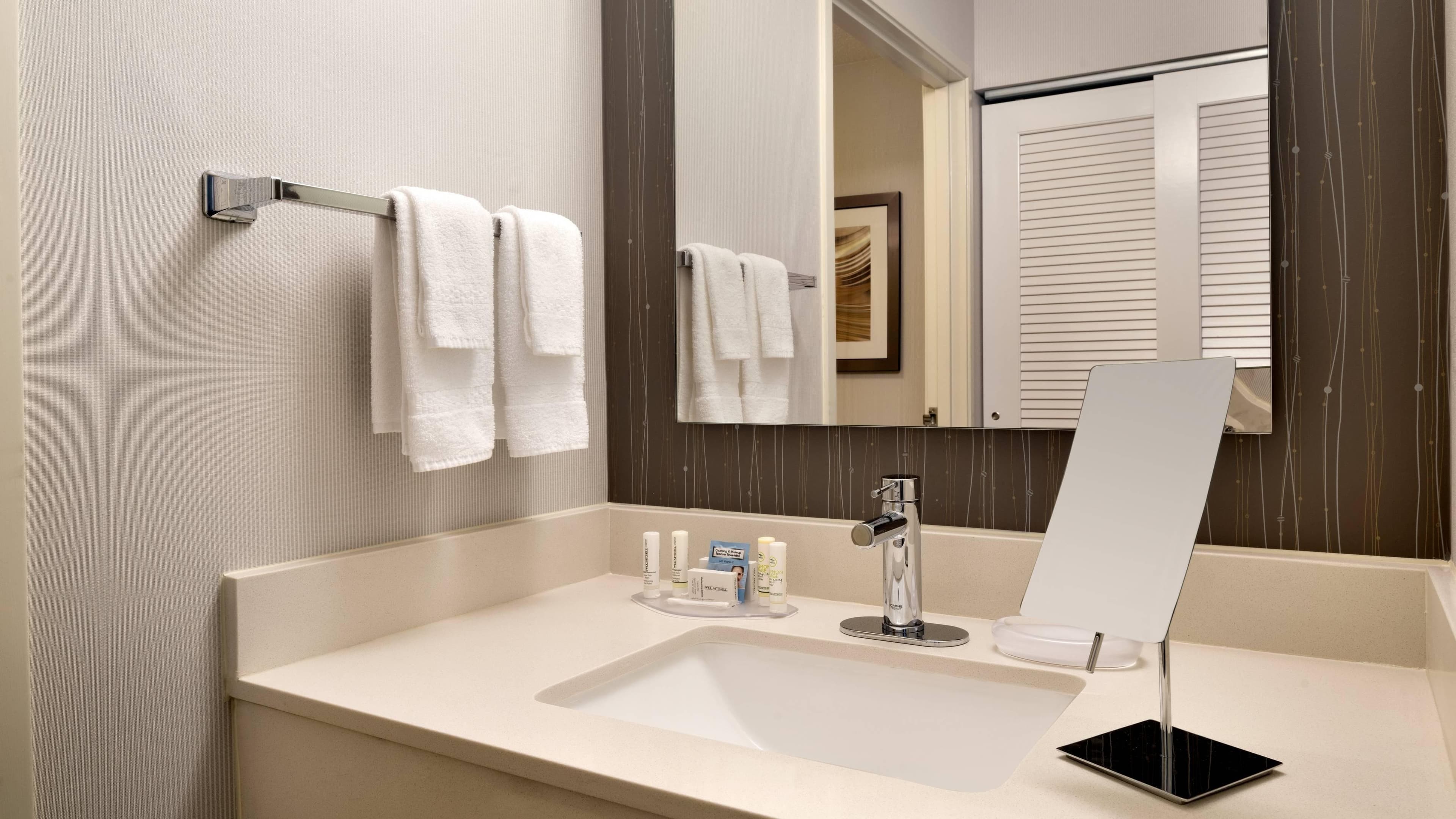 Holiday Inn Express & Suites Dayton East - Beavercreek — 7