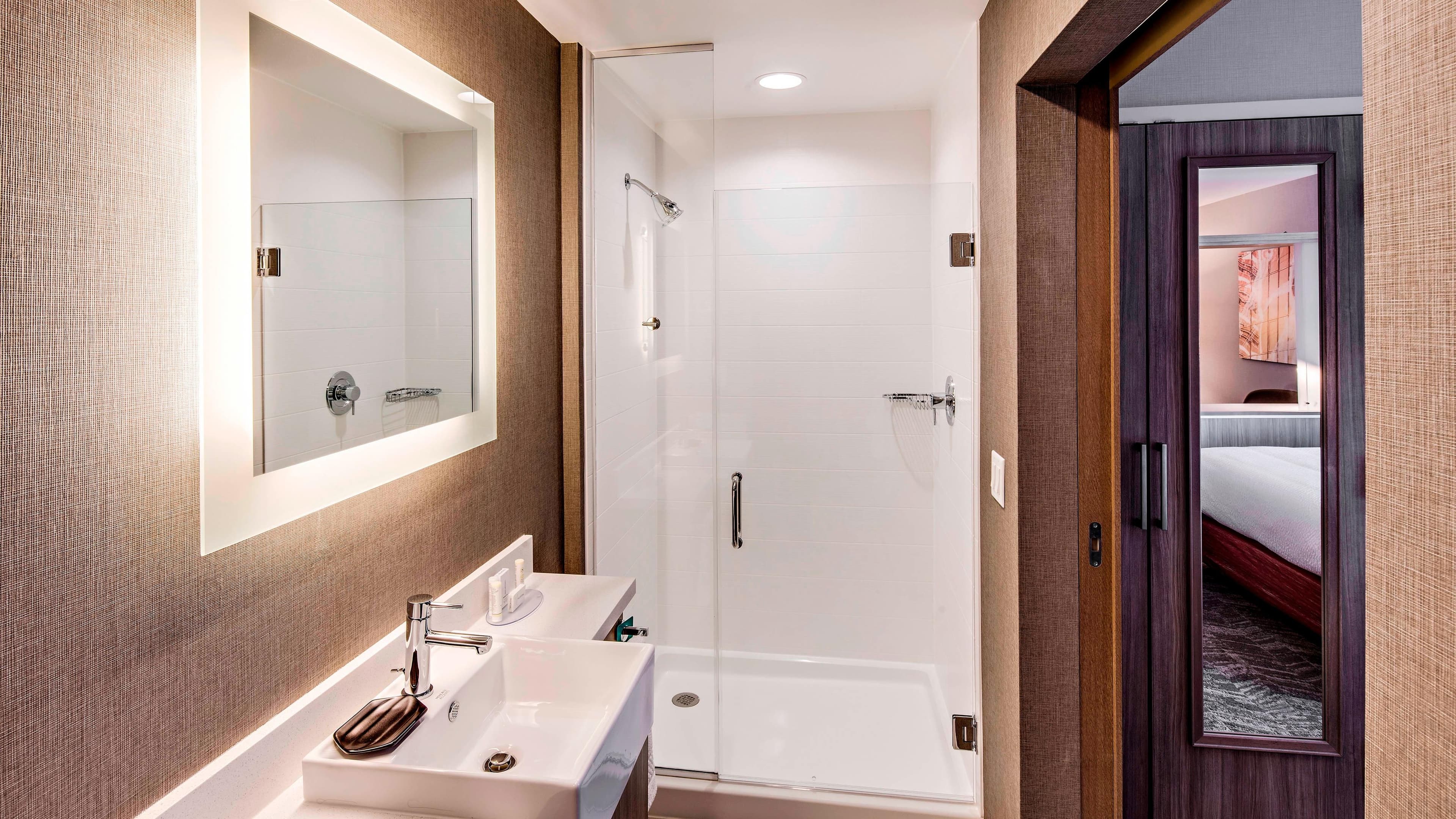 Suite - Image 6