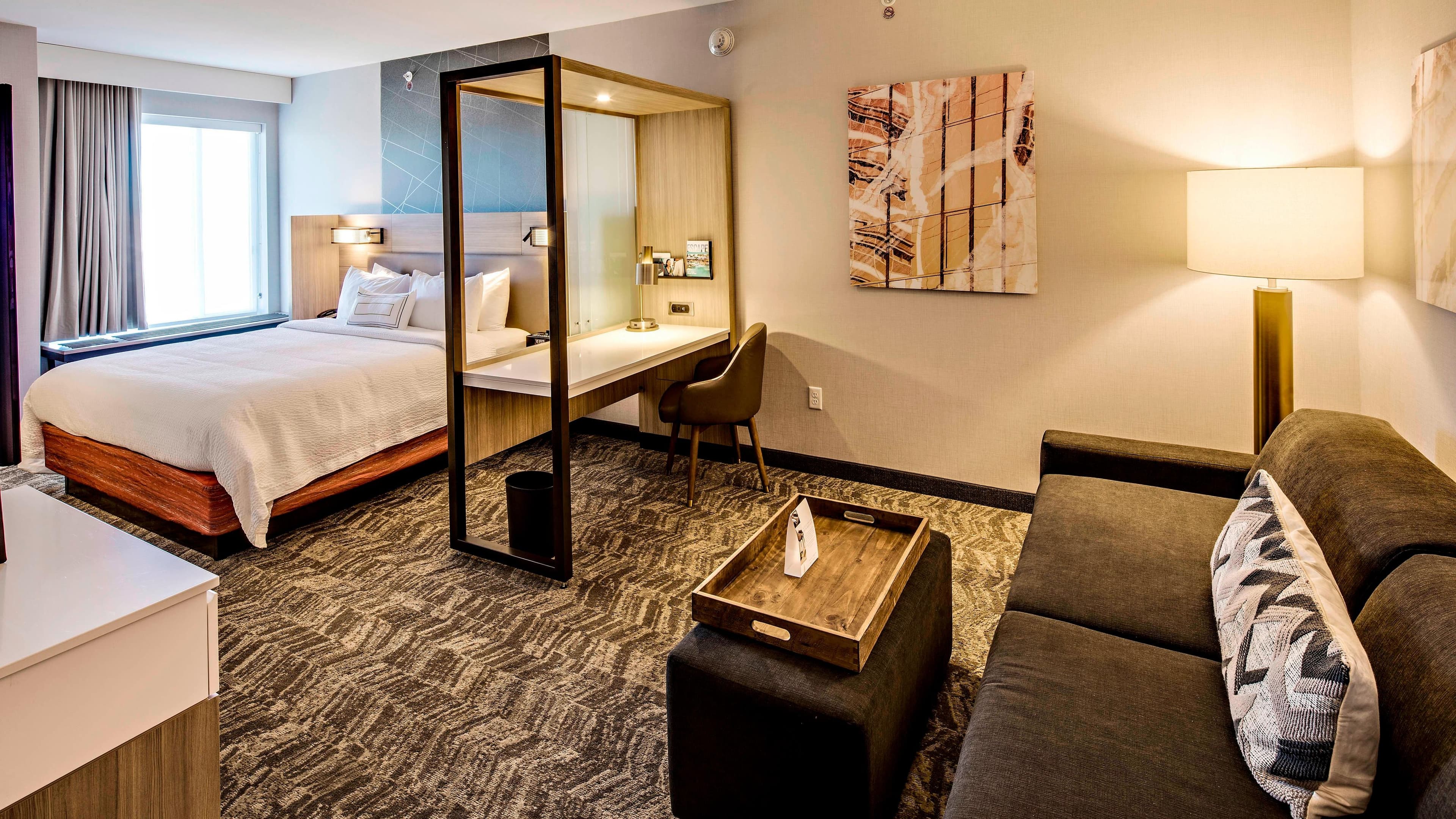Suite - Image 1
