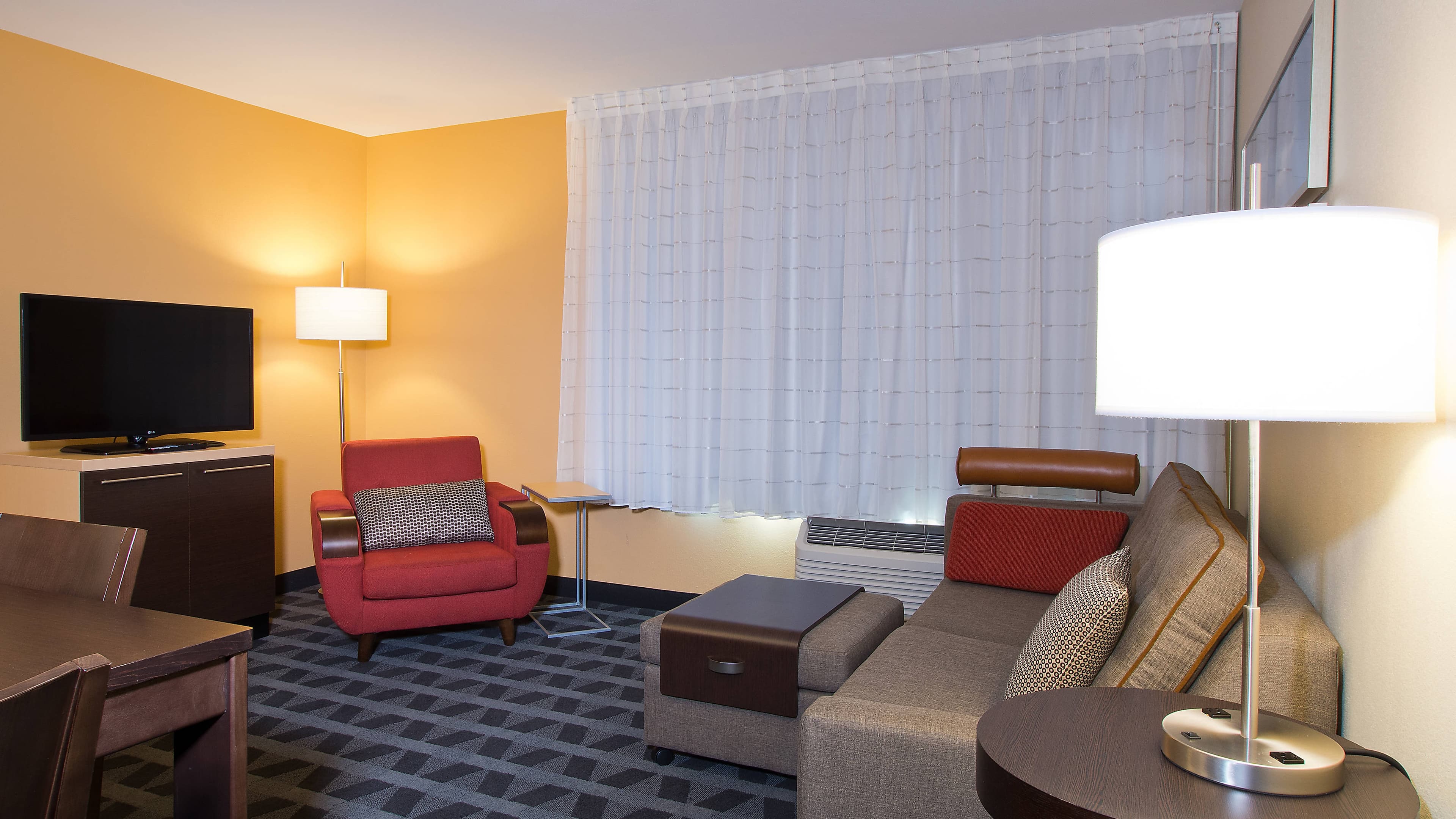 1 Bedroom Suite - Image 1