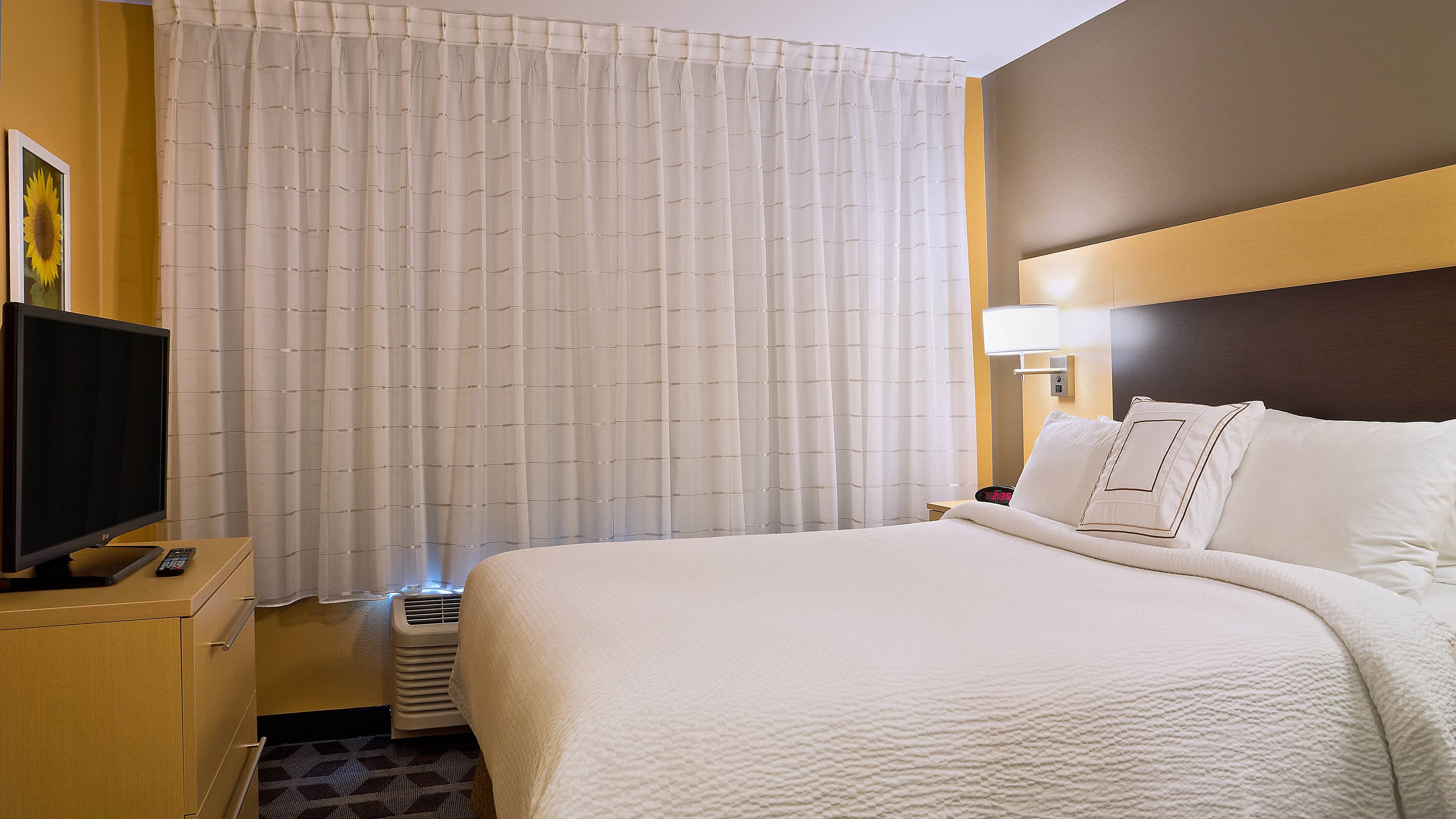 1 Bedroom Suite - Image 3
