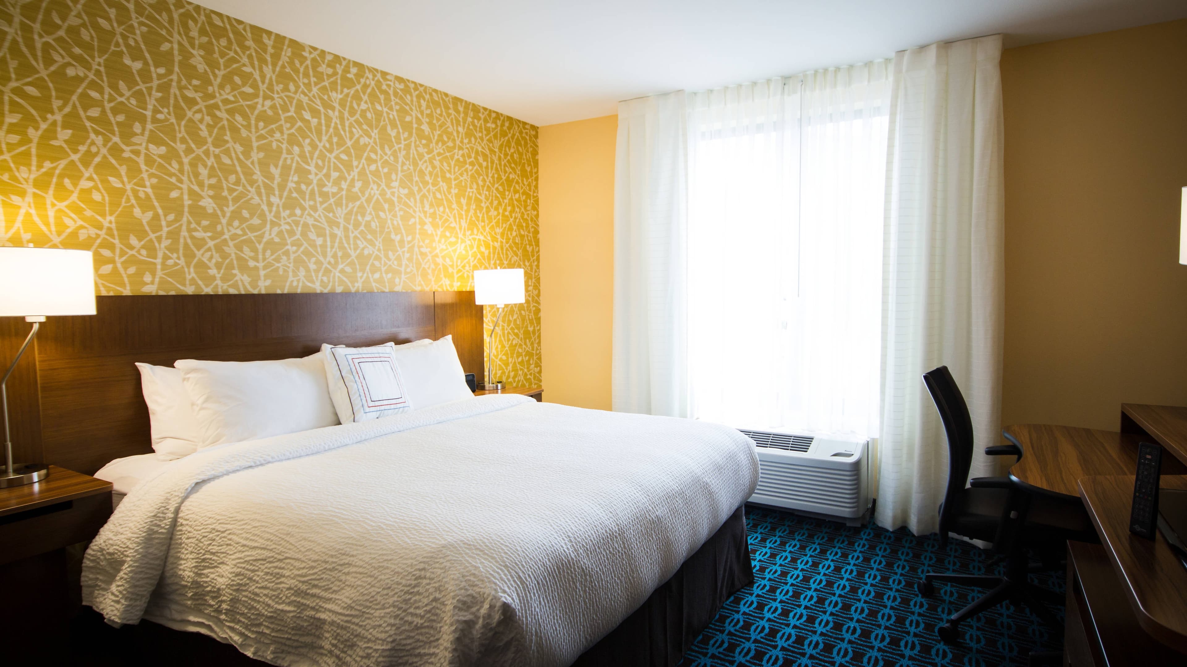 Holiday Inn Express & Suites Denver NE - Brighton — 2