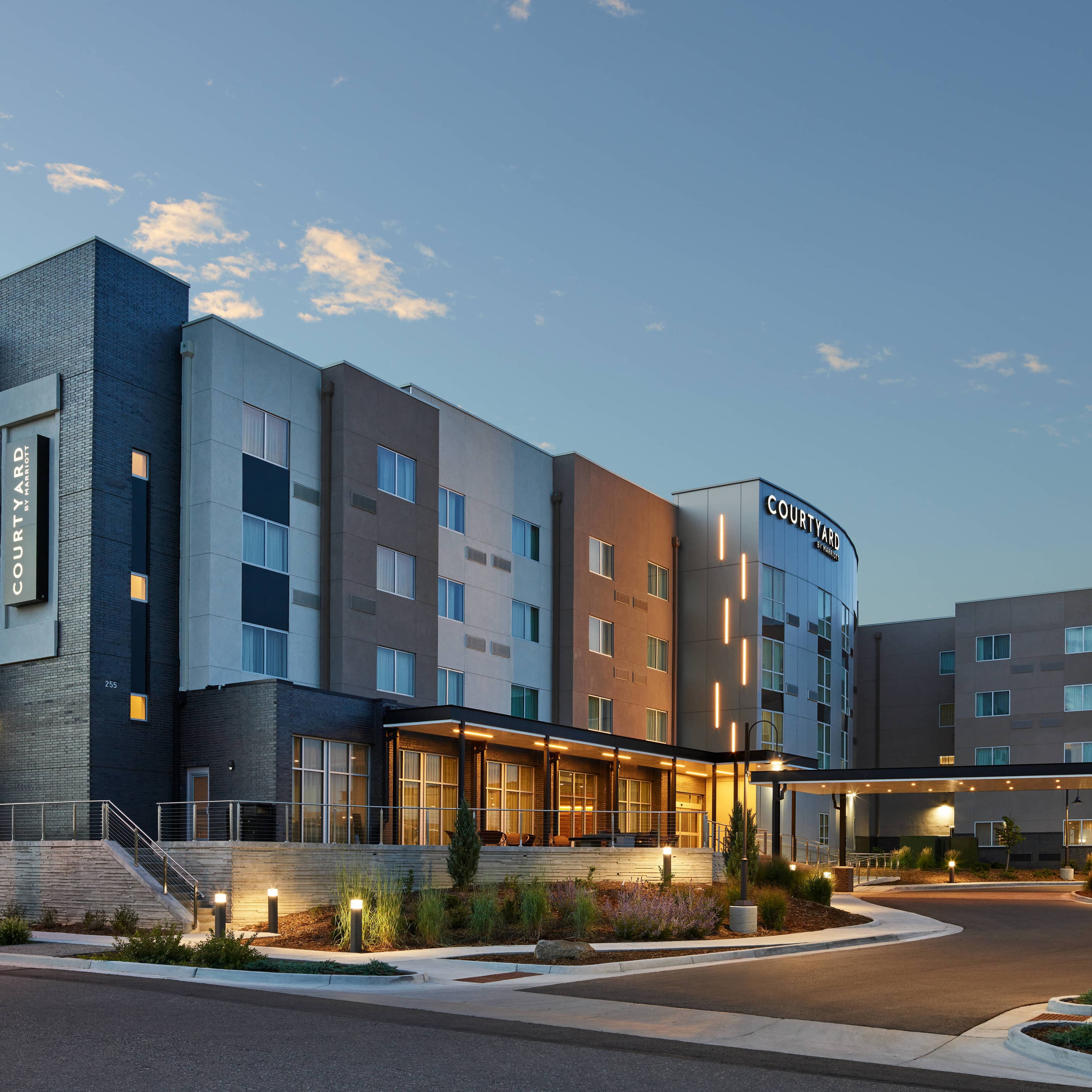 Courtyard Denver Aurora - Image 1