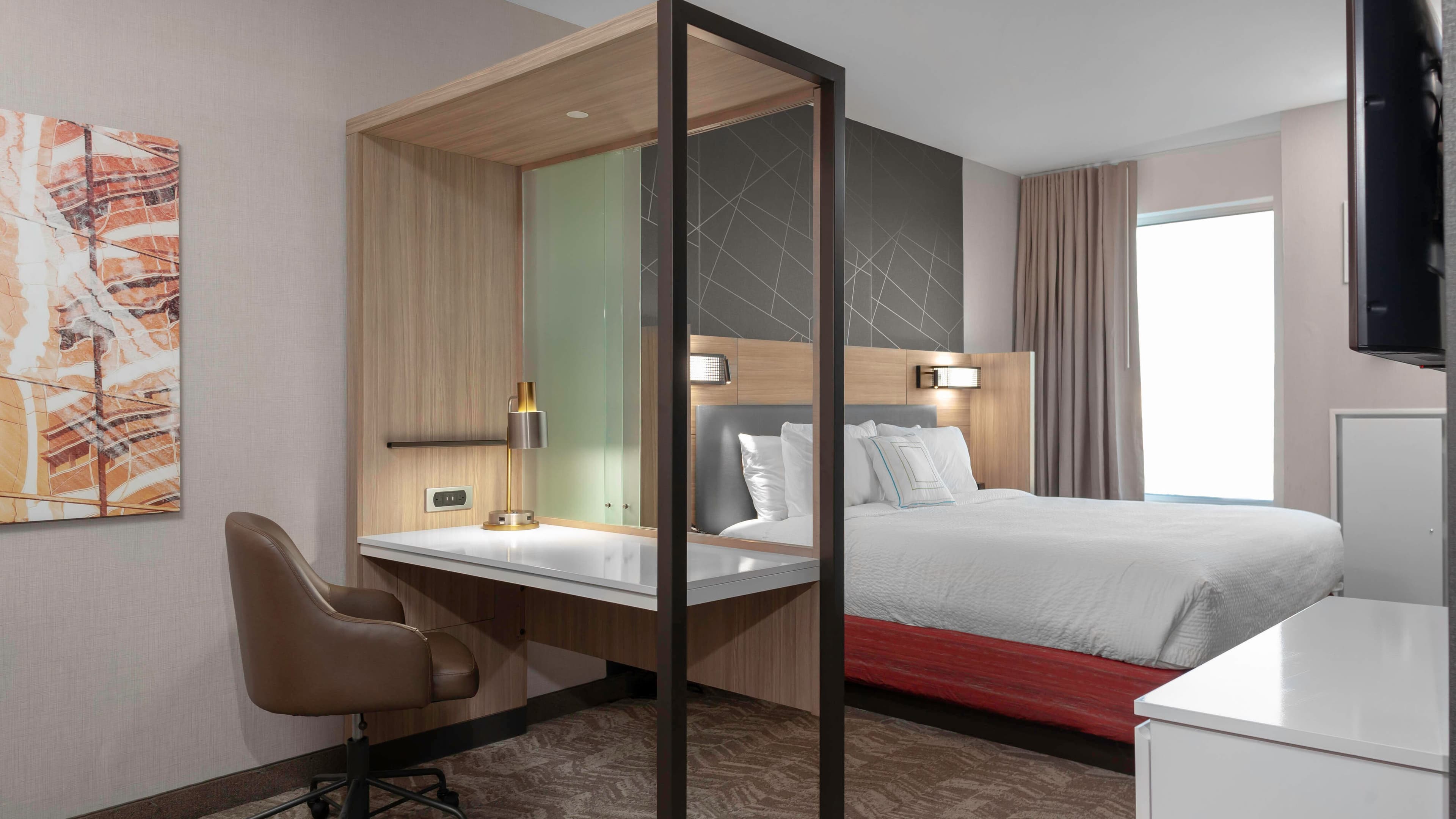 Suite - Image 1