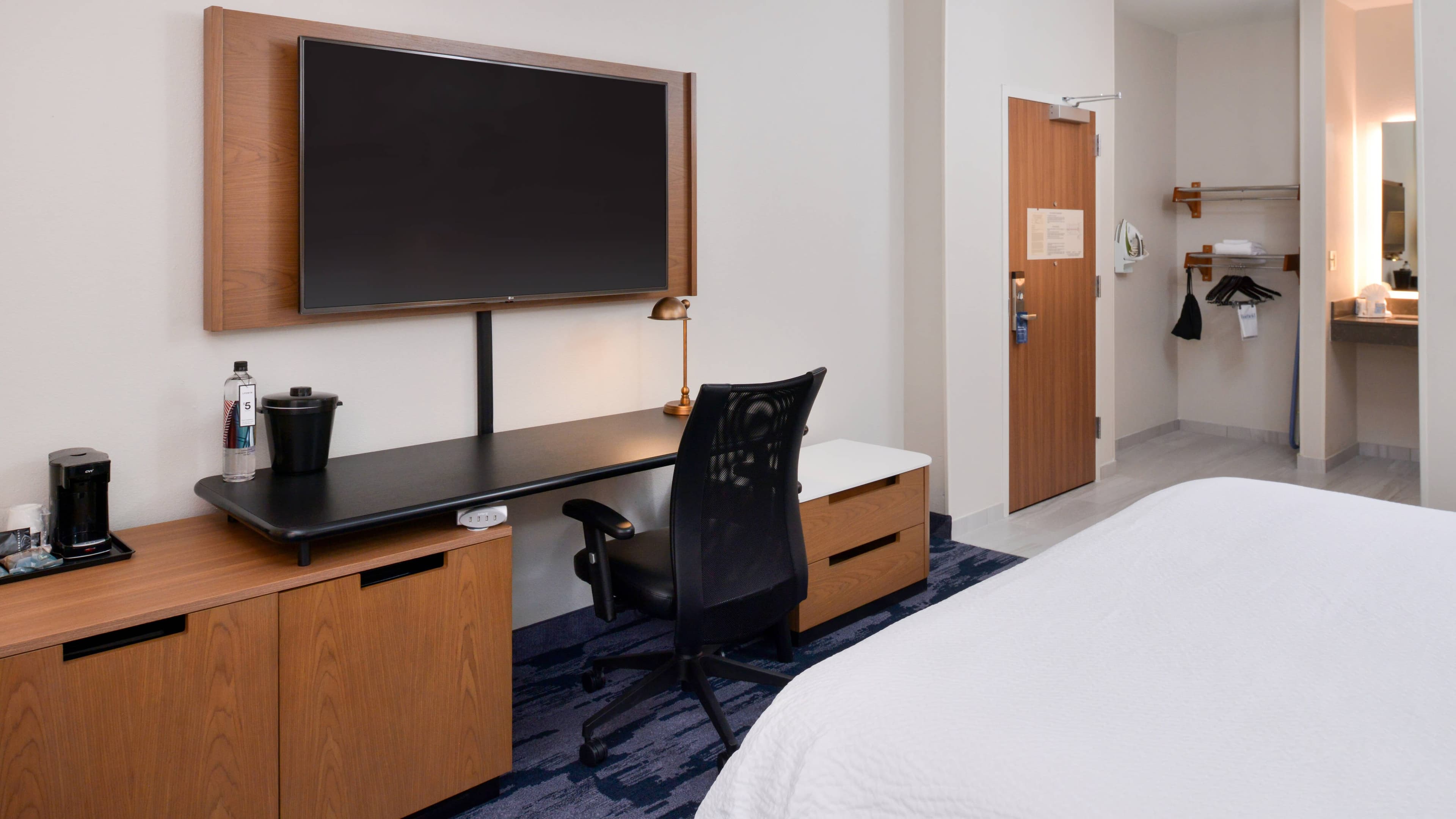 Fairfield Inn & Suites Arlington Near Six Flags — 11