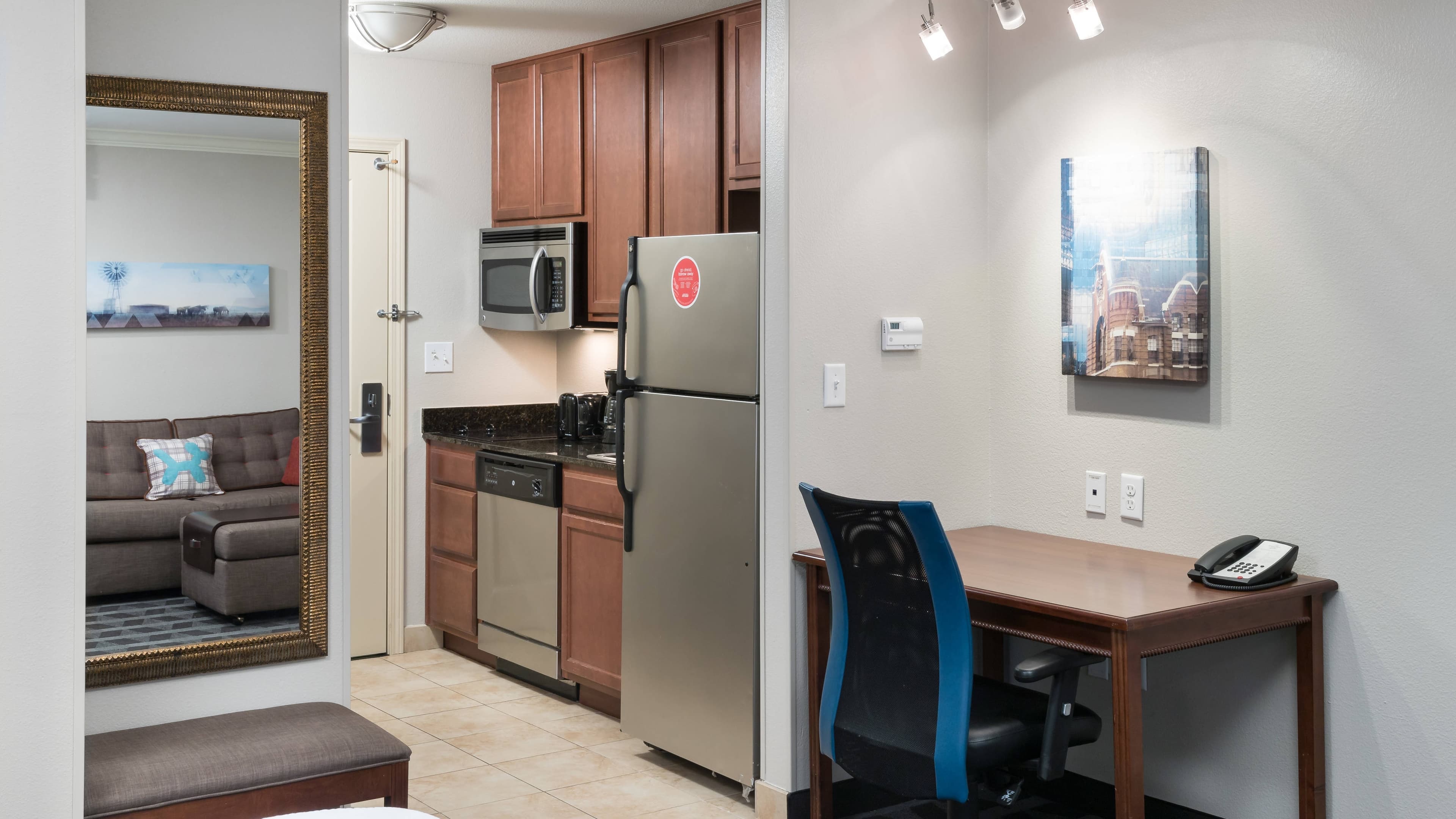 Suite - Image 2
