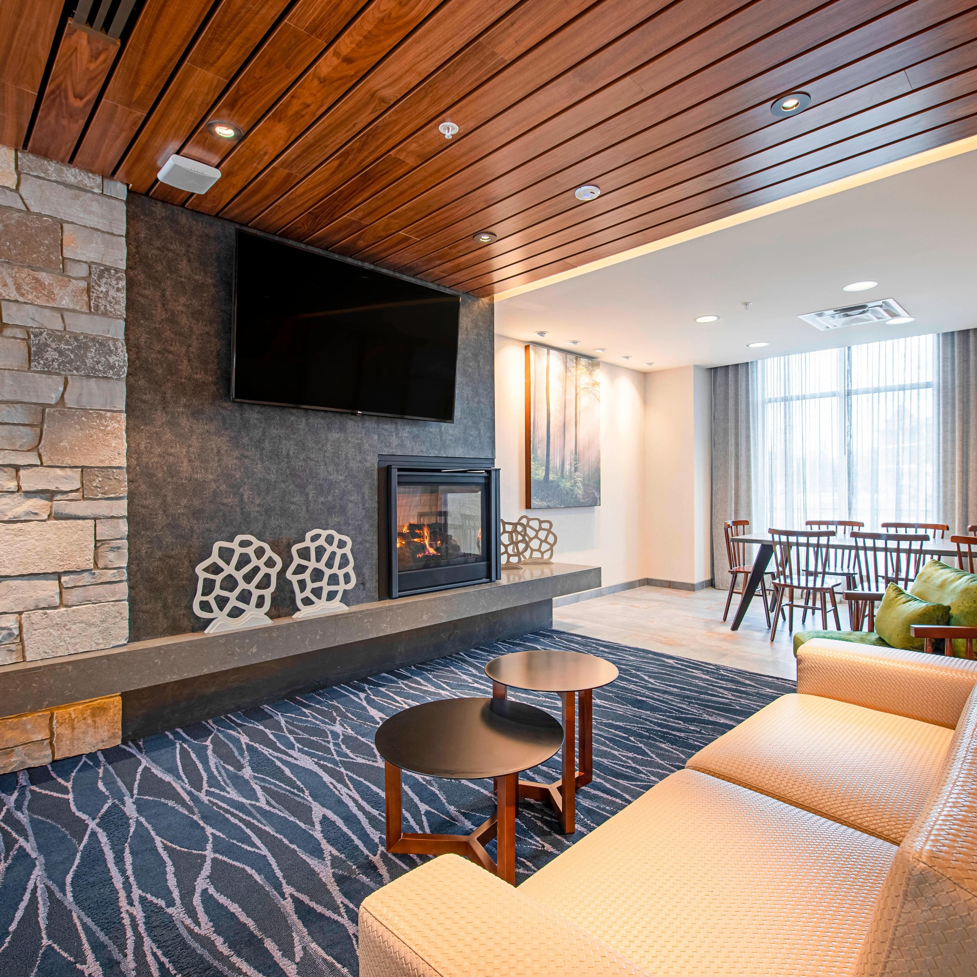 Fairfield Inn & Suites Duluth Waterfront - Image 1