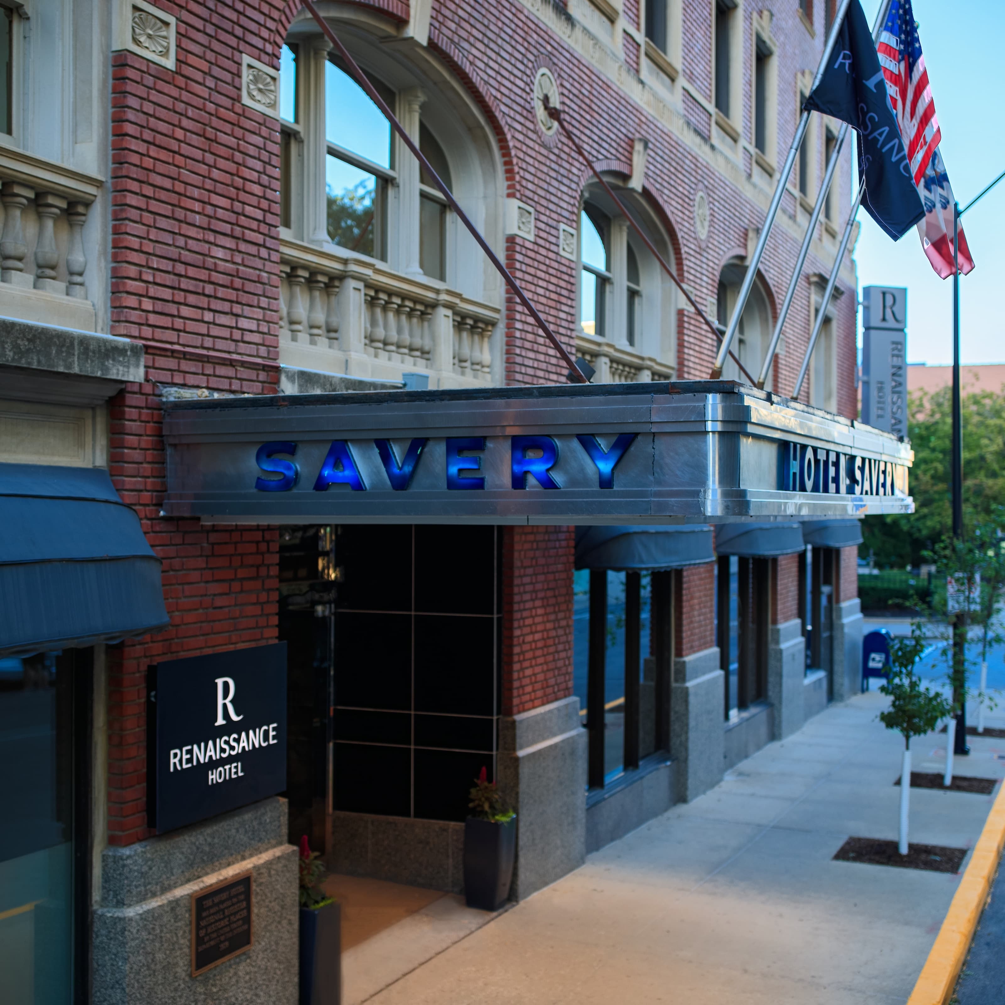 Renaissance Des Moines Savery Hotel - Image 1