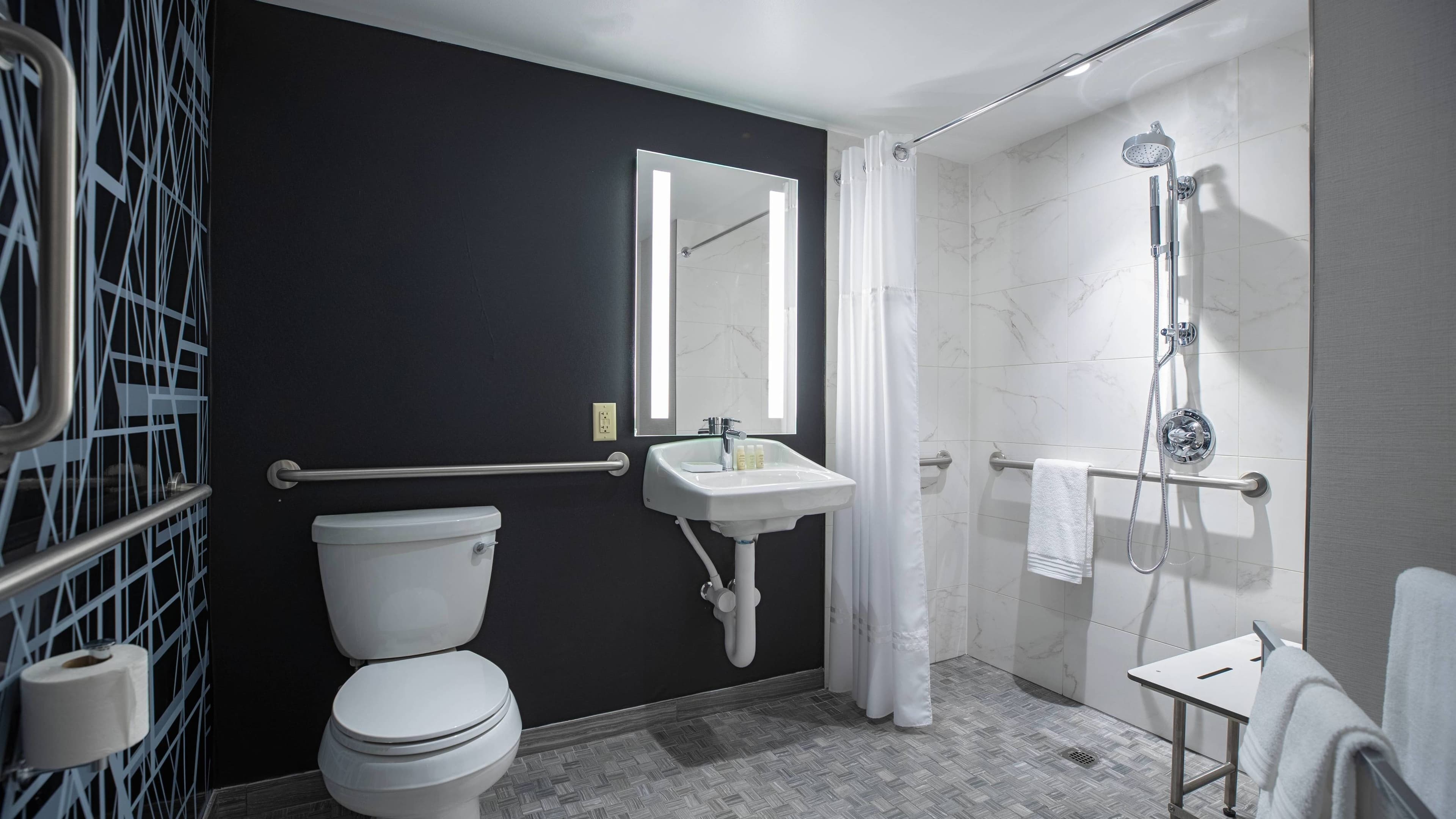 Renaissance Des Moines Savery Hotel - Image 4