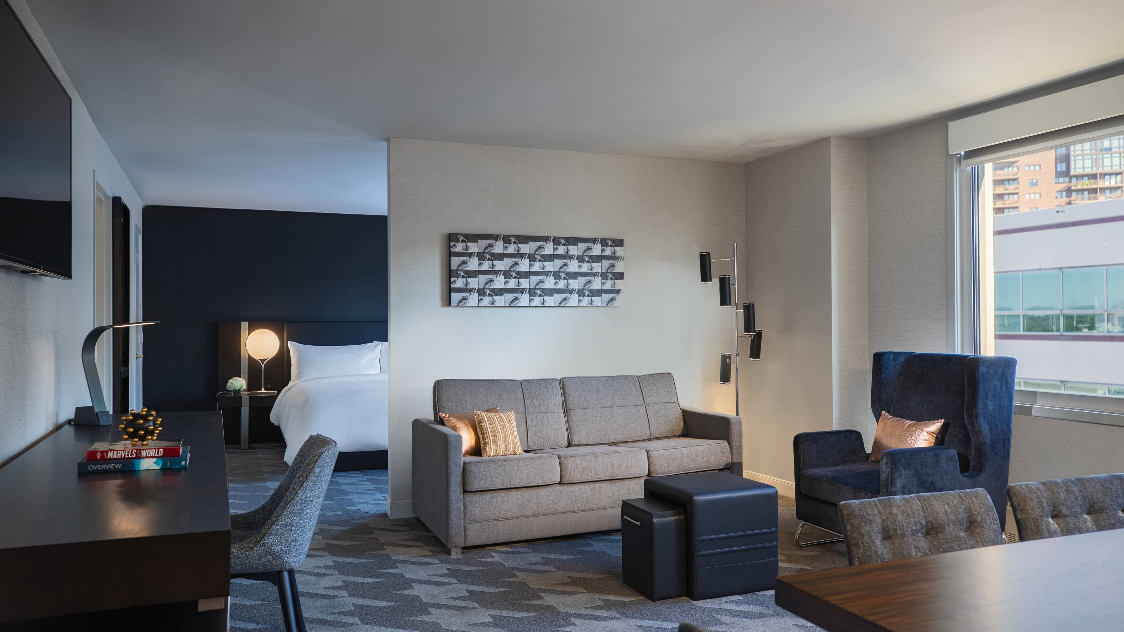 Renaissance Des Moines Savery Hotel — 10