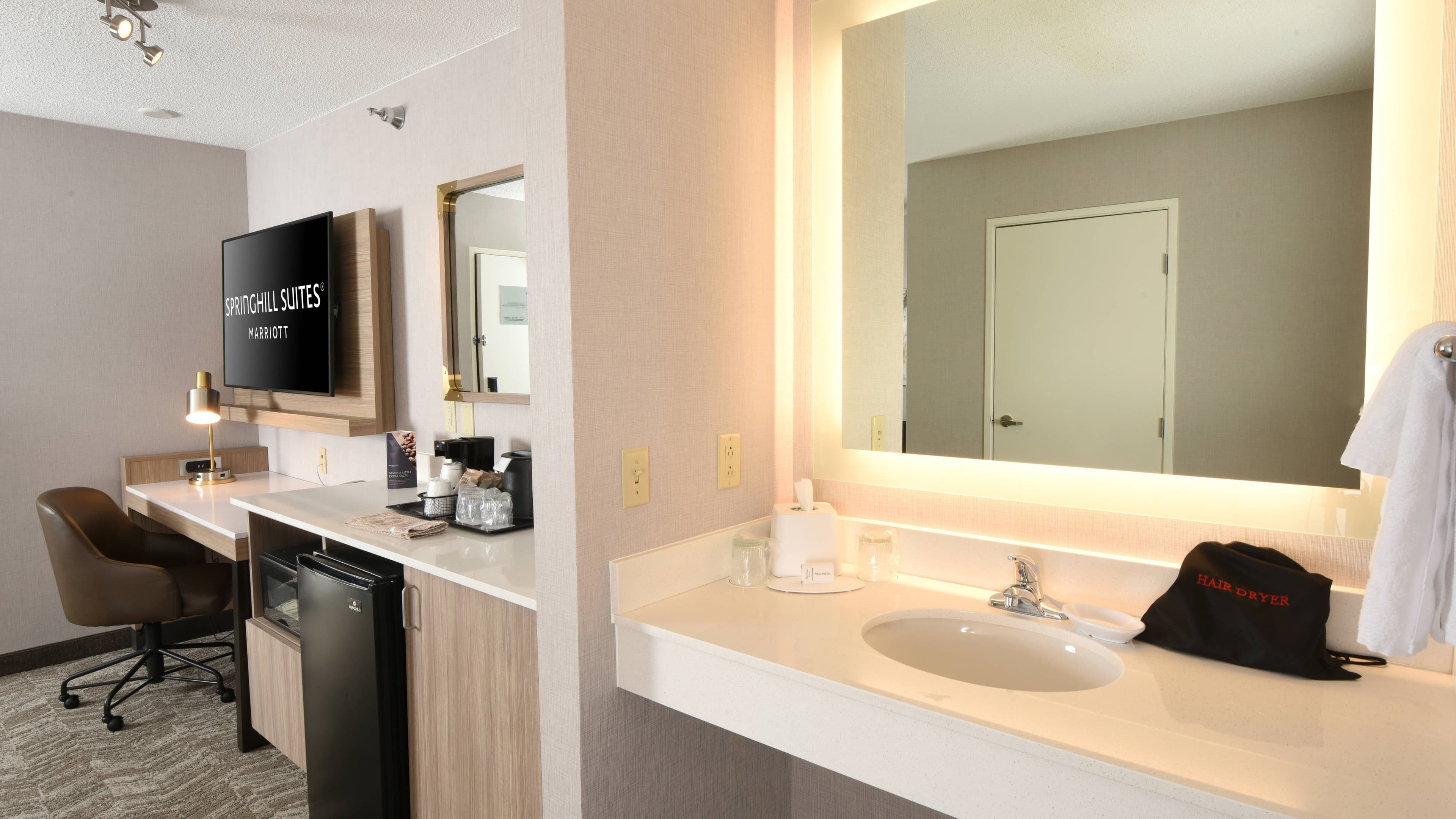 Suite - Image 6