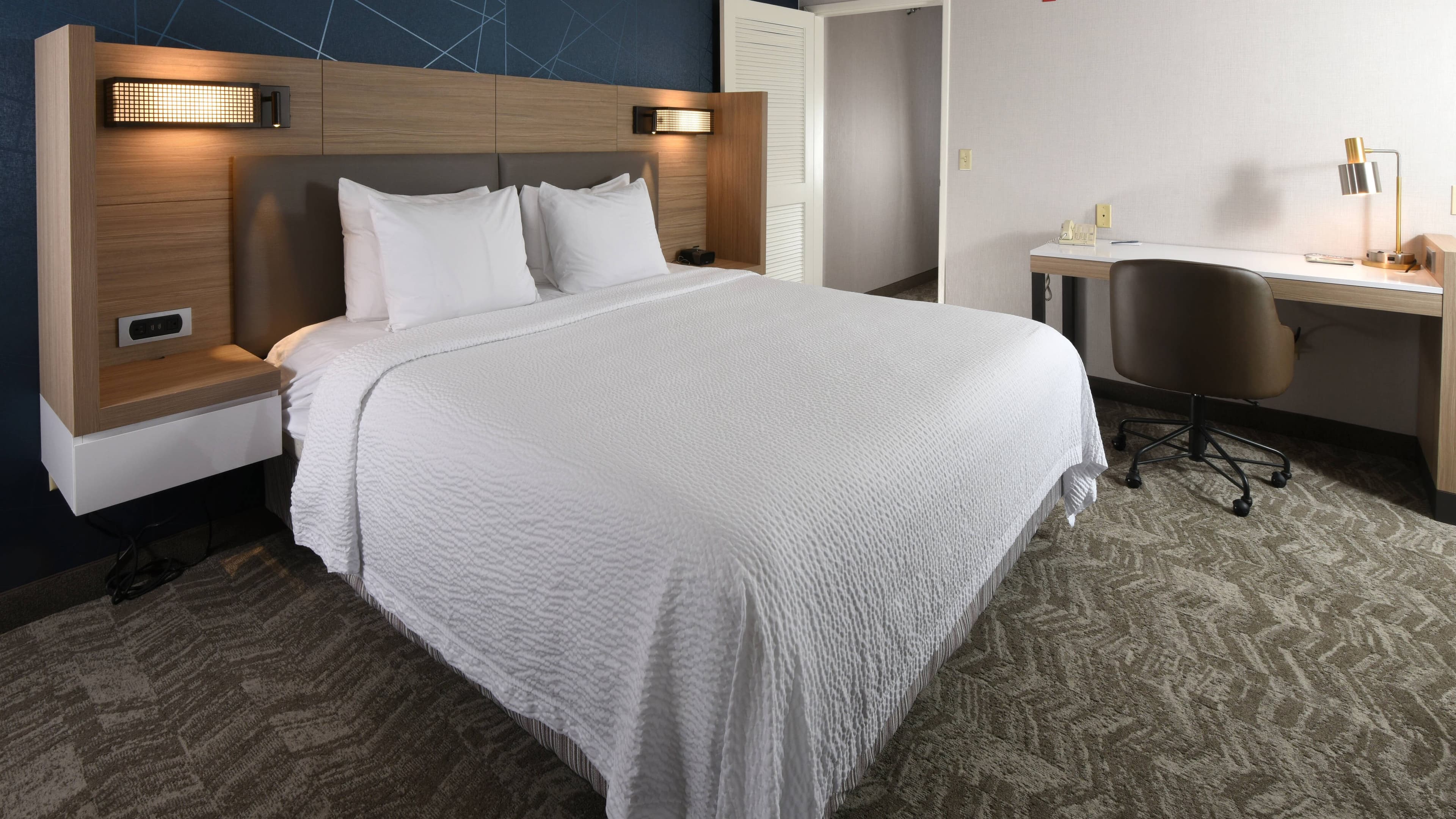 SpringHill Suites Des Moines West — 8