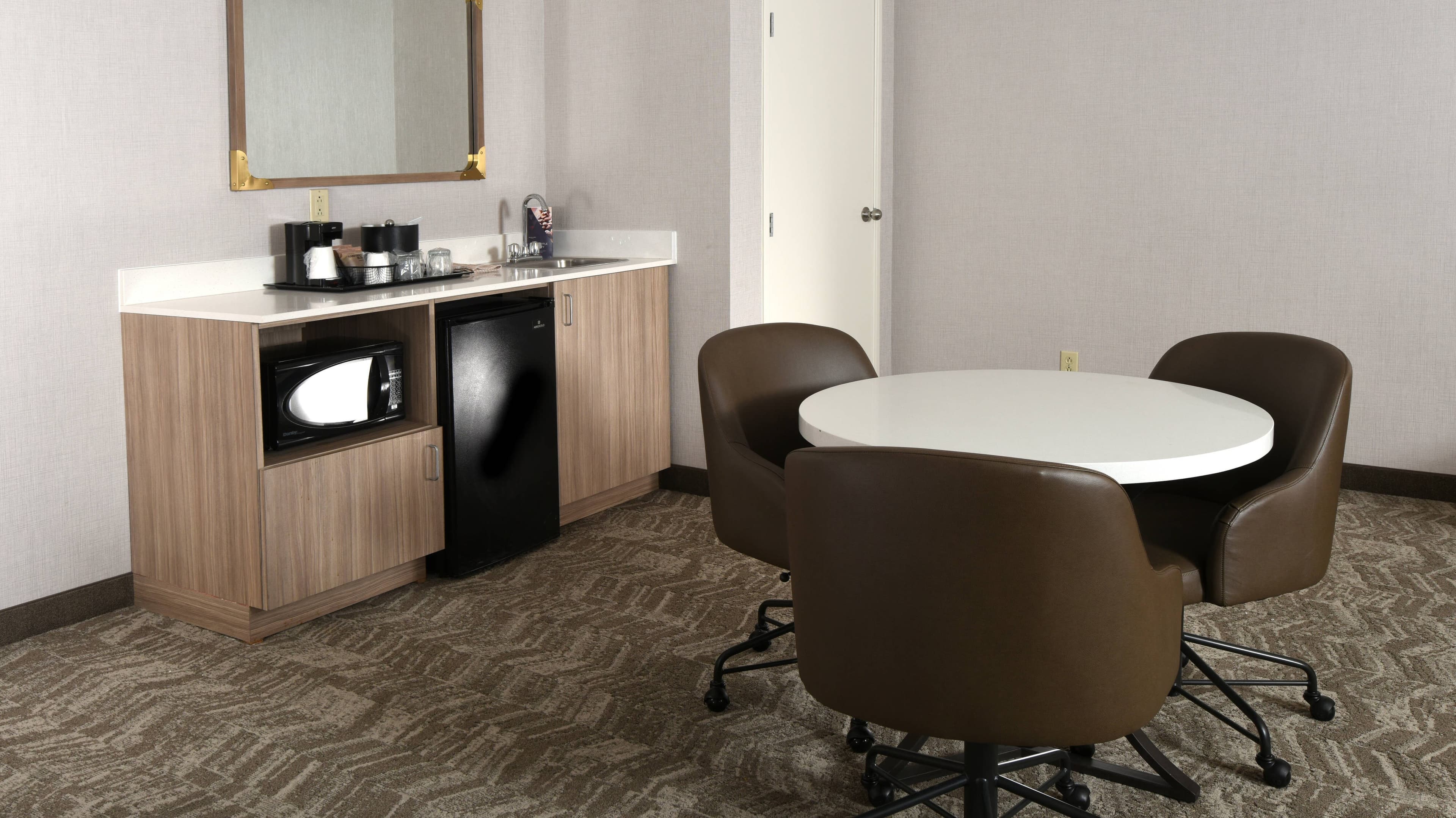 SpringHill Suites Des Moines West — 9