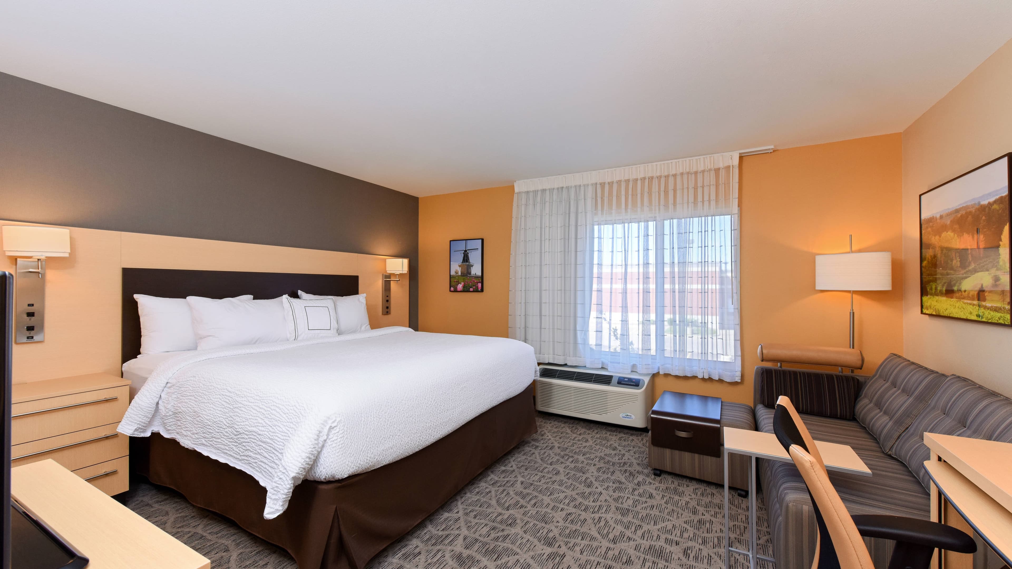 TownePlace Suites Detroit Auburn Hills - Image 2