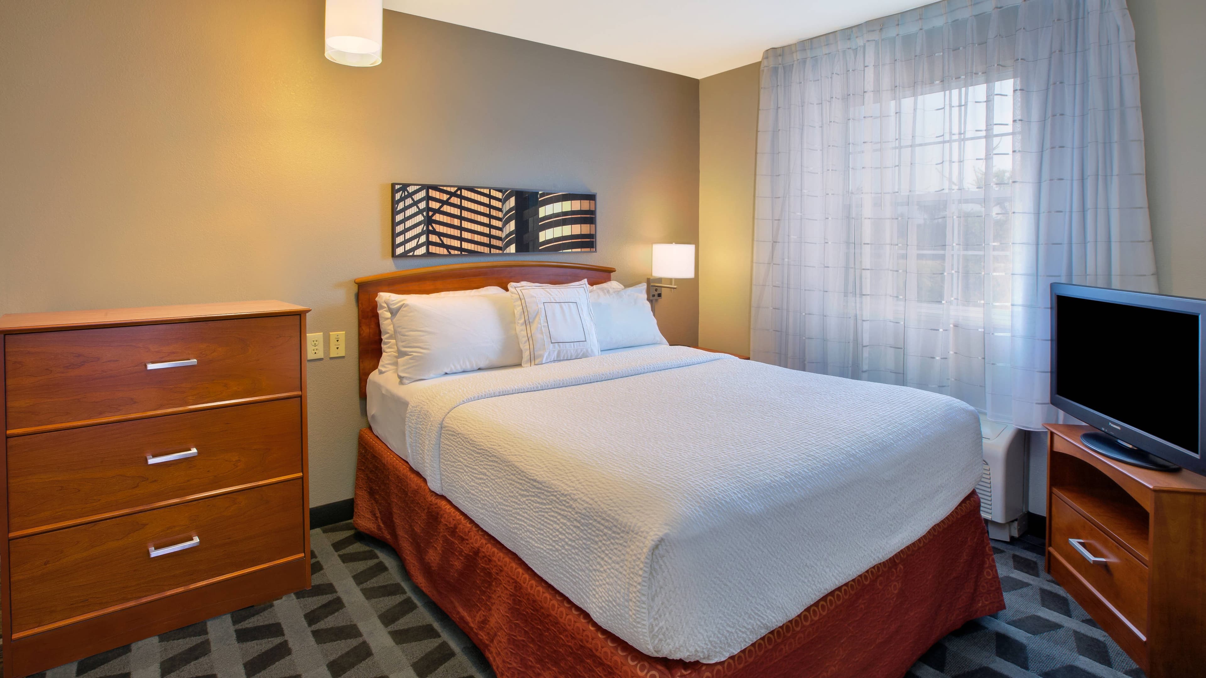 TownePlace Suites Detroit Sterling Heights - Image 3