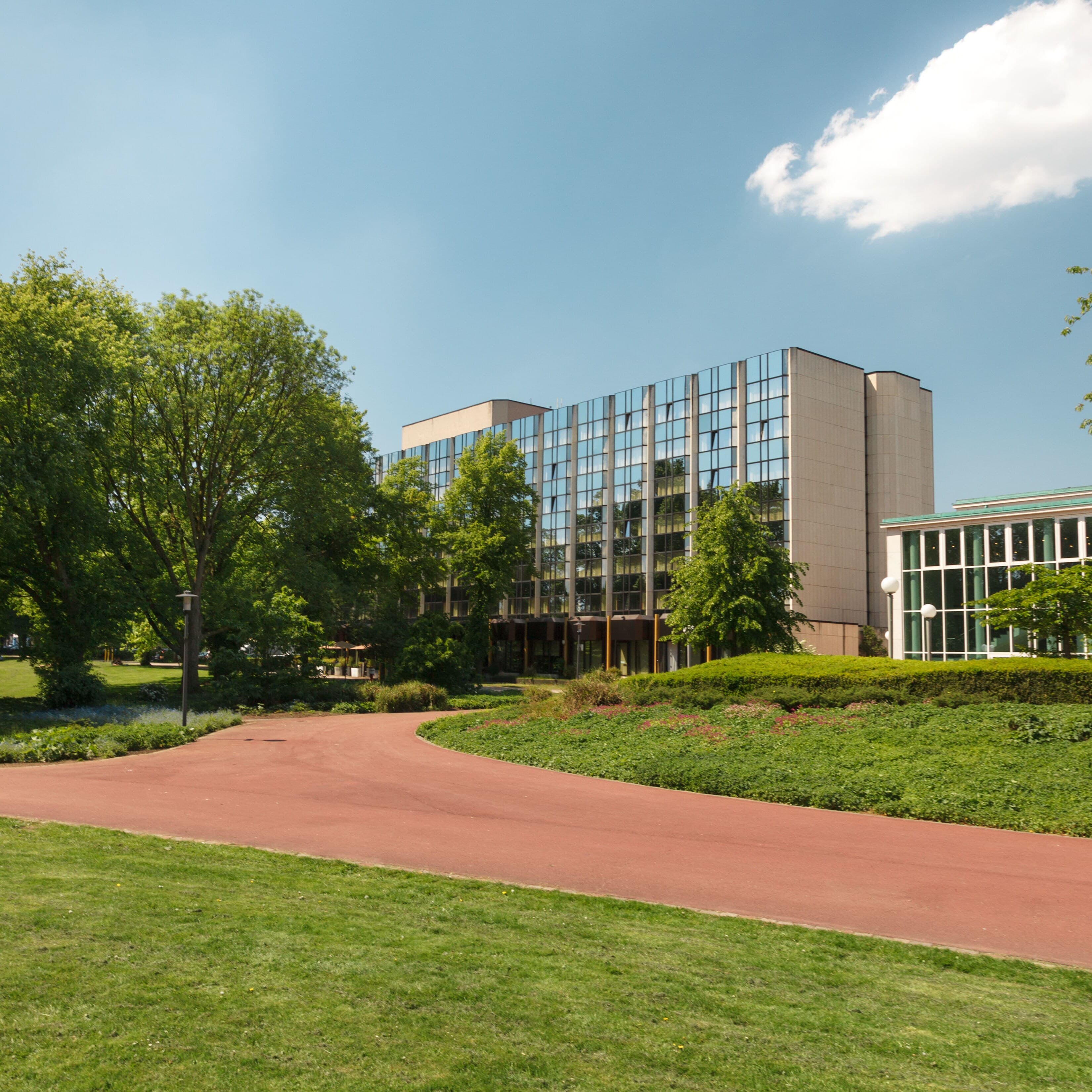 Sheraton Essen Hotel - Image 1