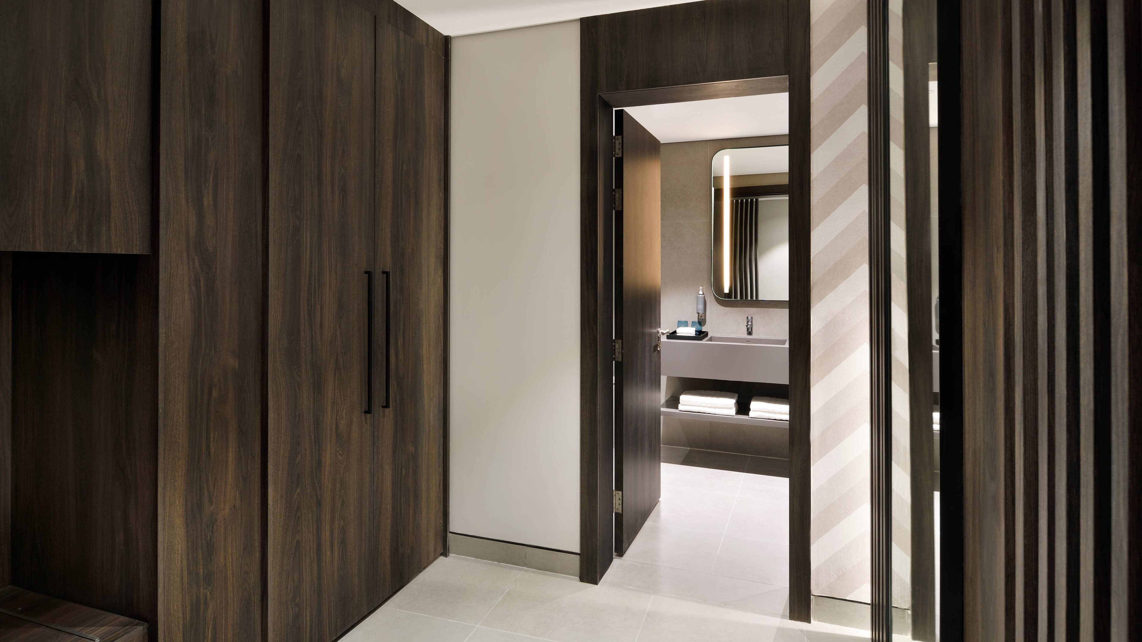 Courtyard World Trade Centre, Dubai — 16