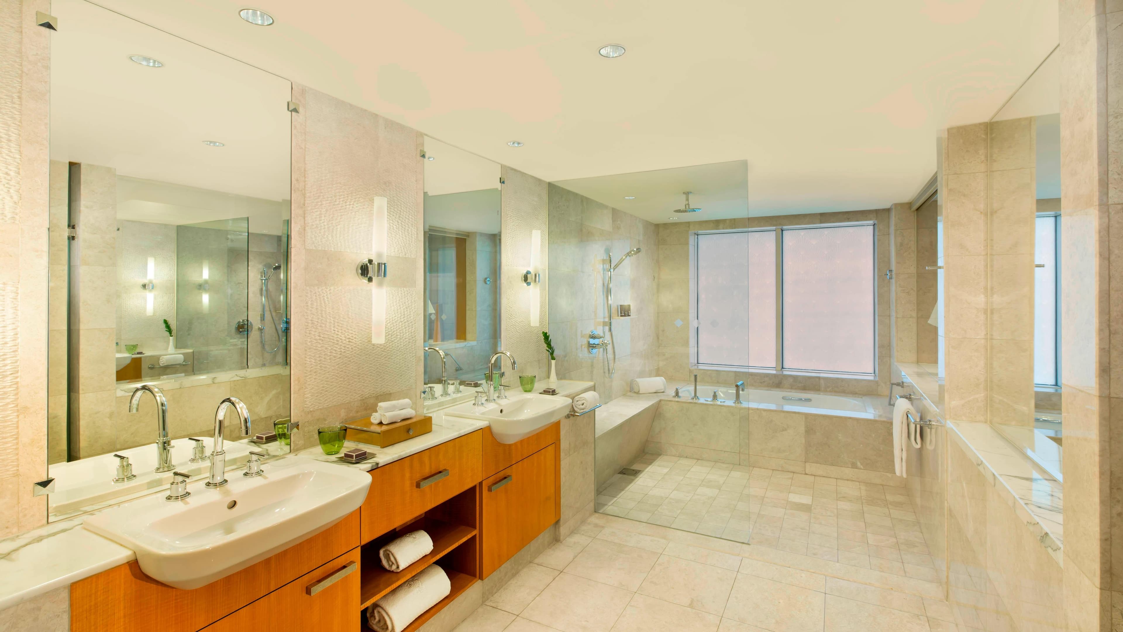 The Ritz-Carlton, Dubai International Financial Centre — 7