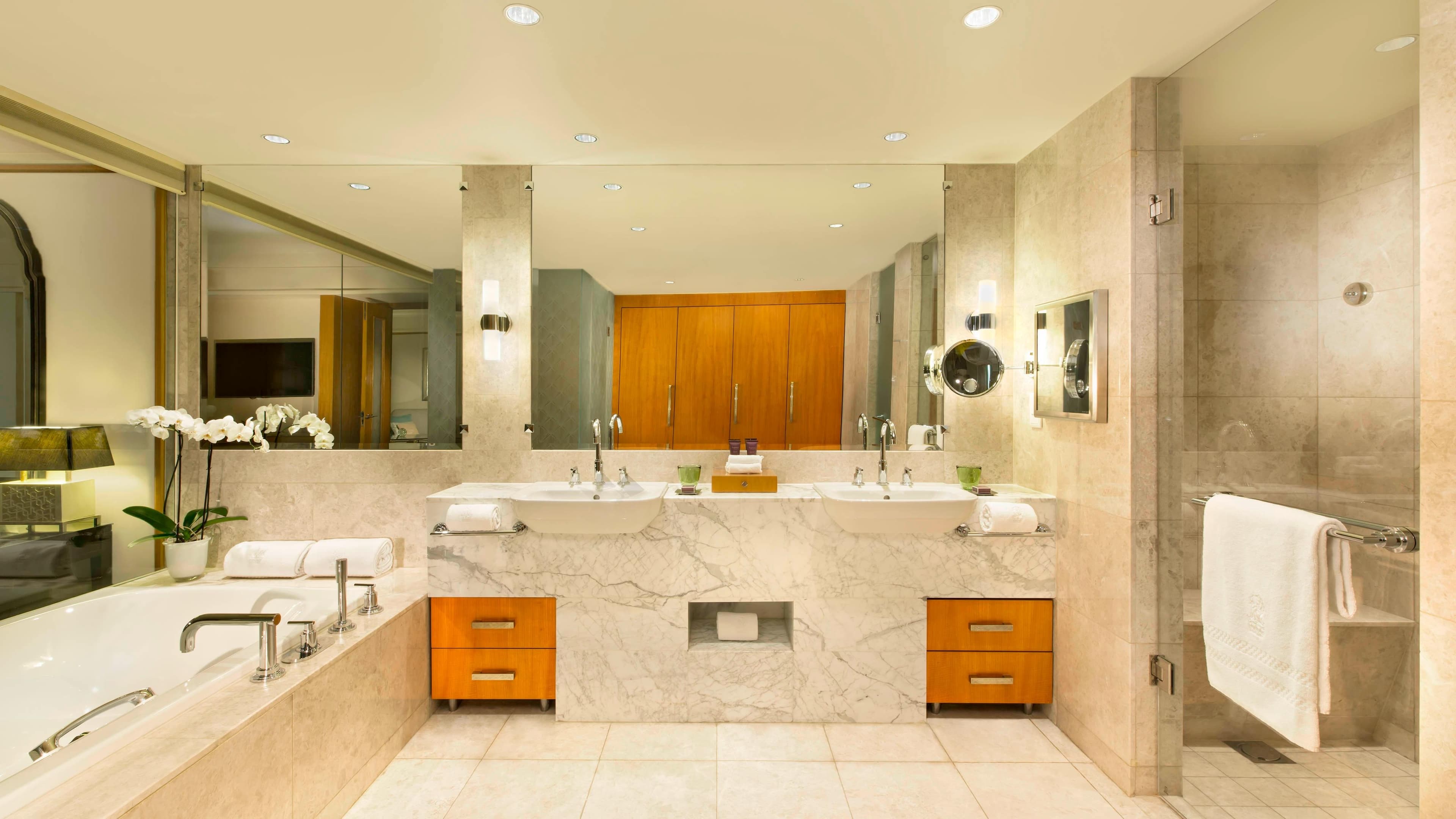 The Ritz-Carlton, Dubai International Financial Centre — 19