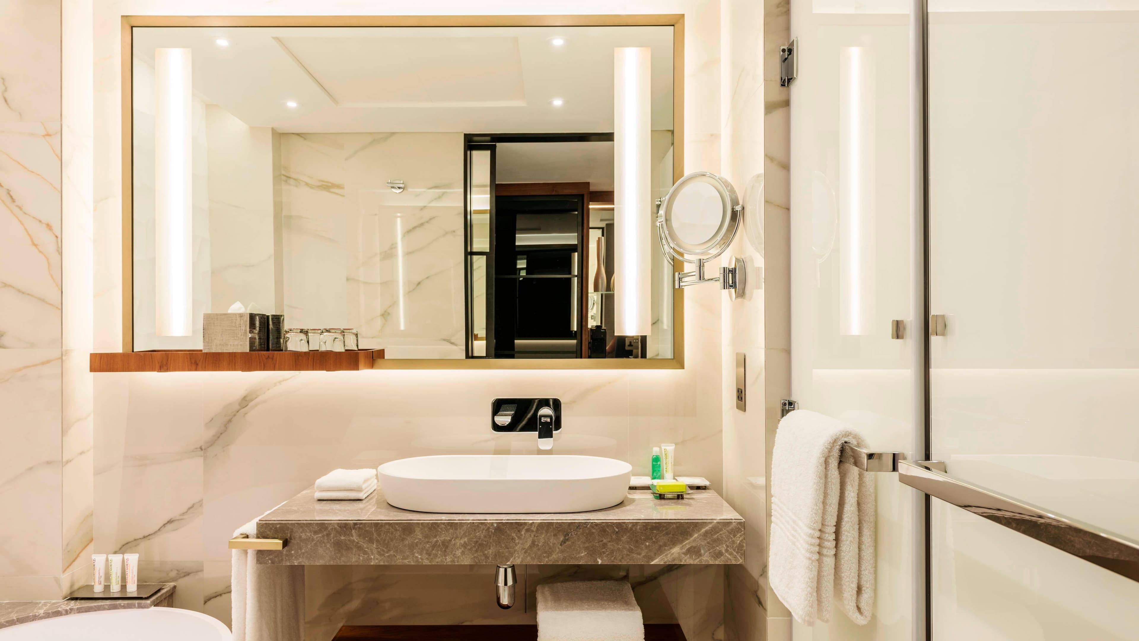 Le Méridien Dubai Hotel & Conference Centre — 68