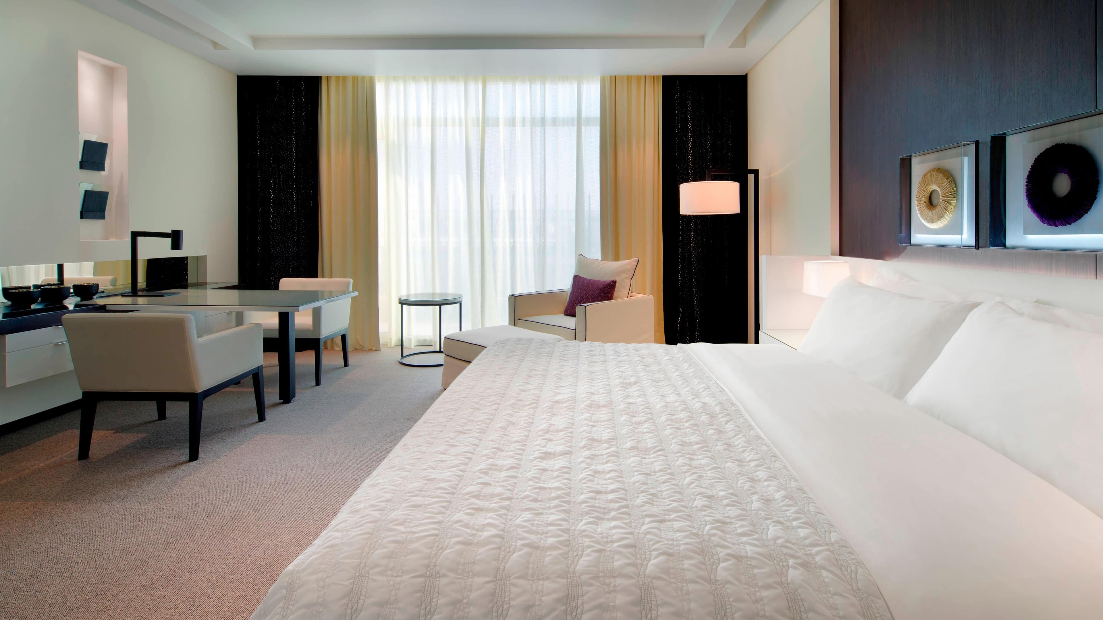 Le Méridien Dubai Hotel & Conference Centre - Image 2