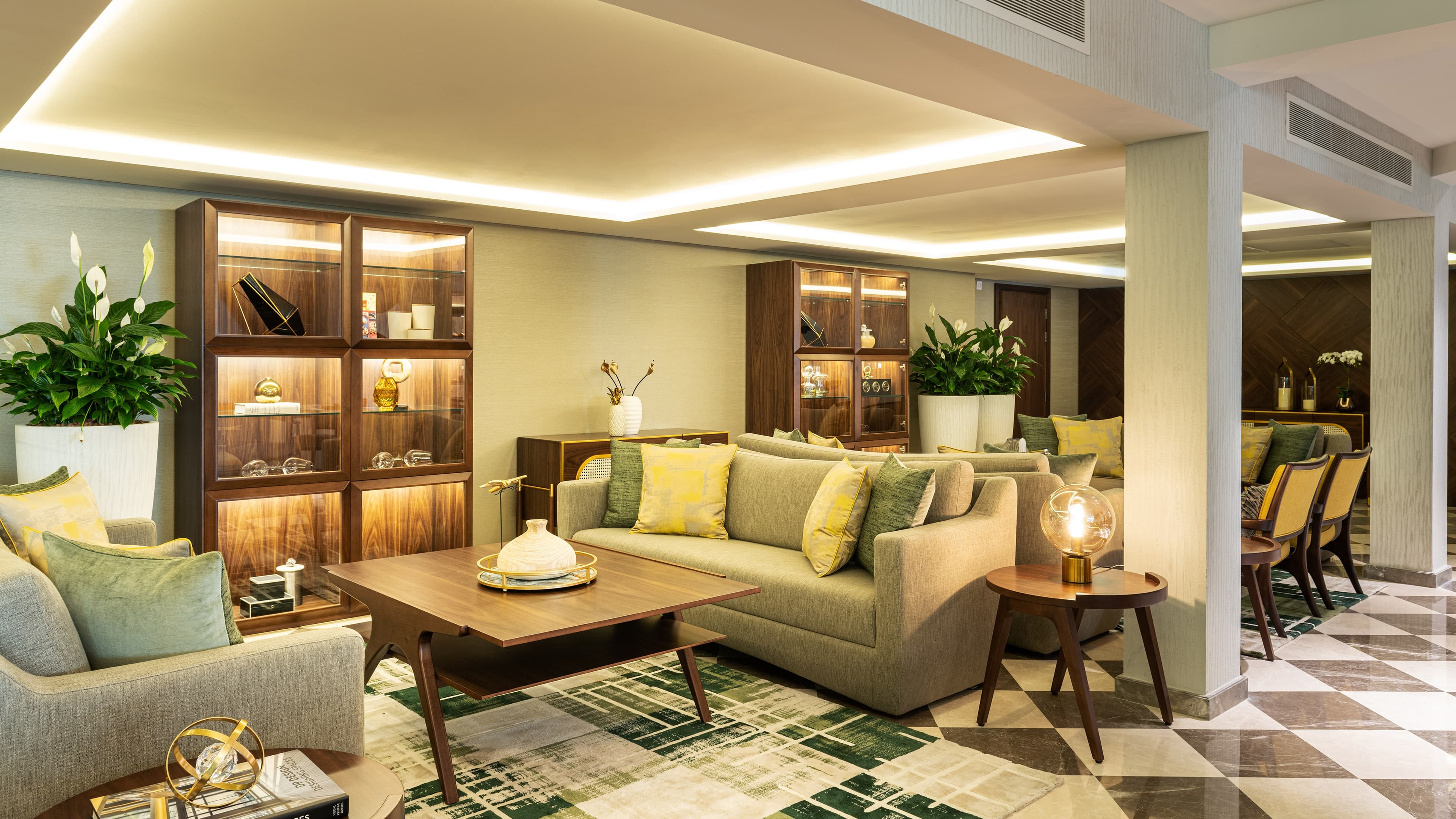 Le Méridien Dubai Hotel & Conference Centre — 14