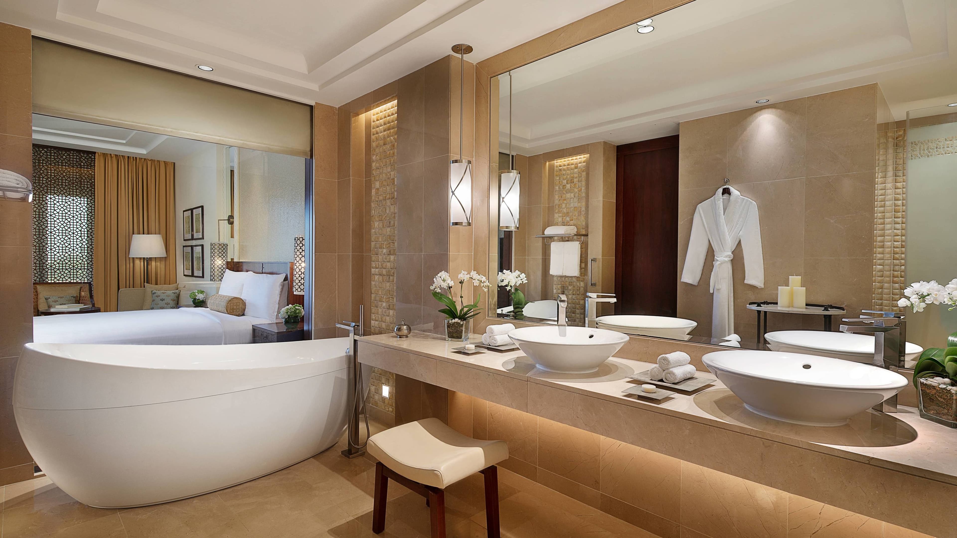 Deluxe Room - Image 6