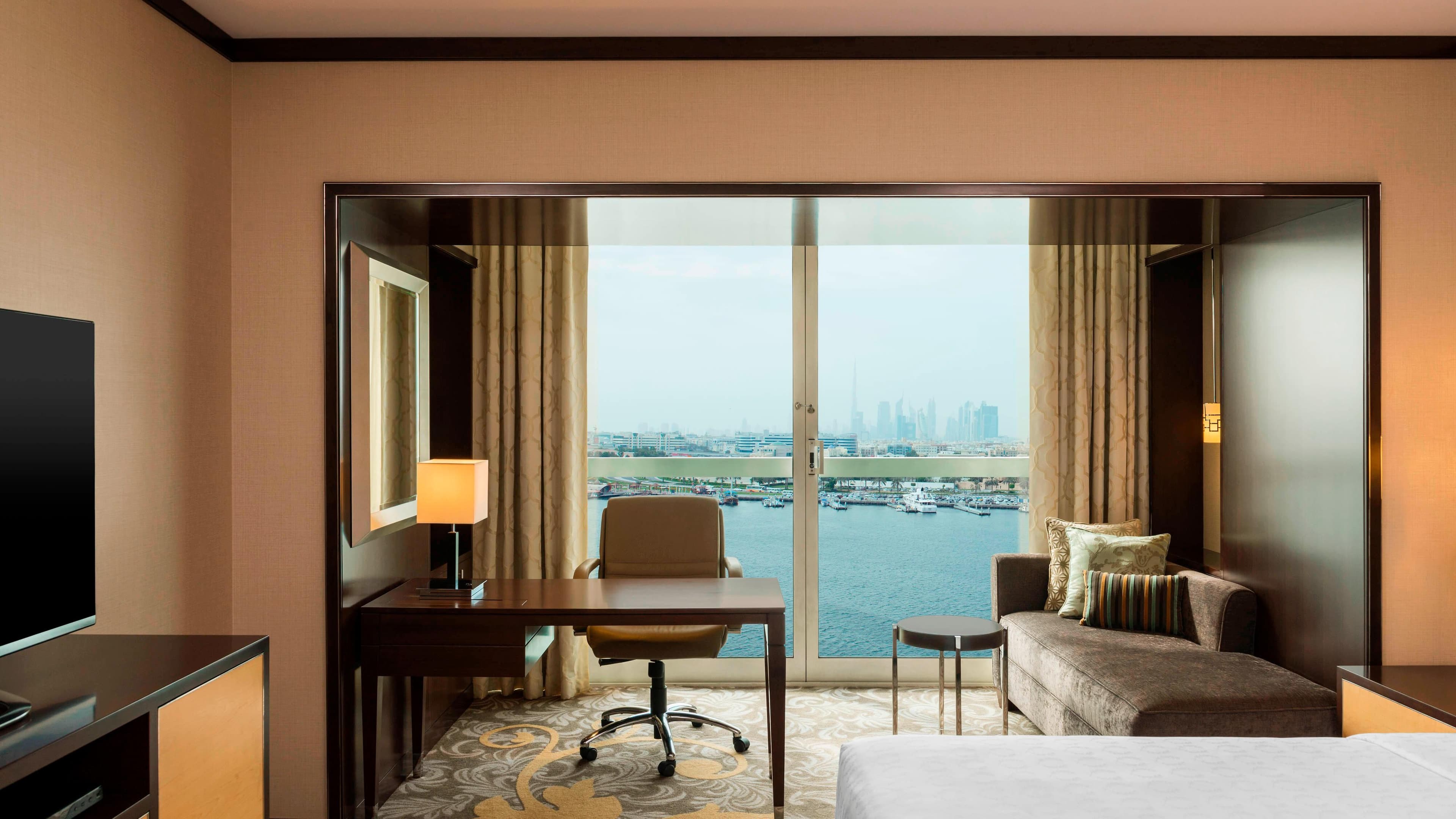 Sheraton Dubai Creek Hotel & Towers - Image 3
