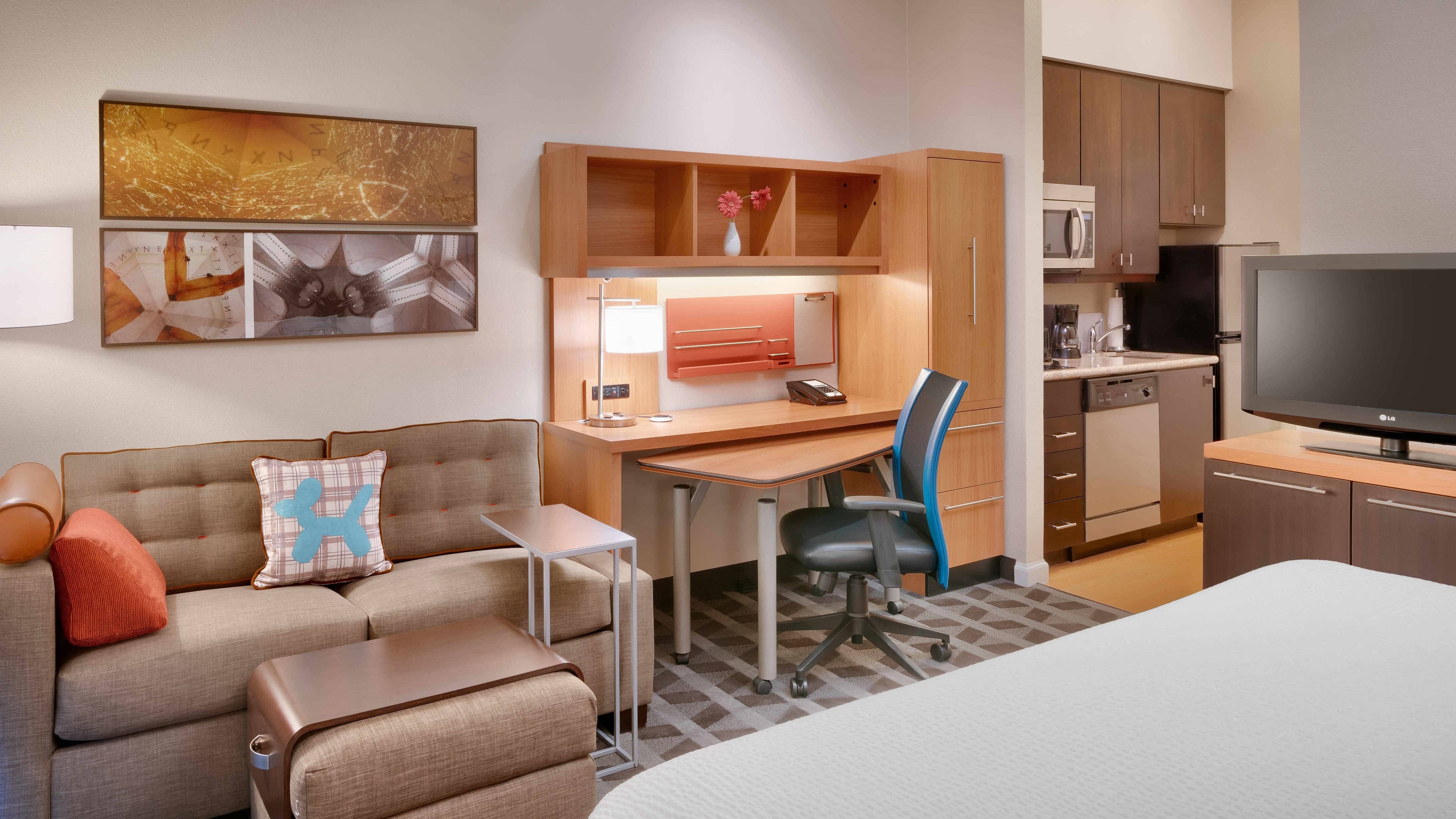 TownePlace Suites Elko - Image 2